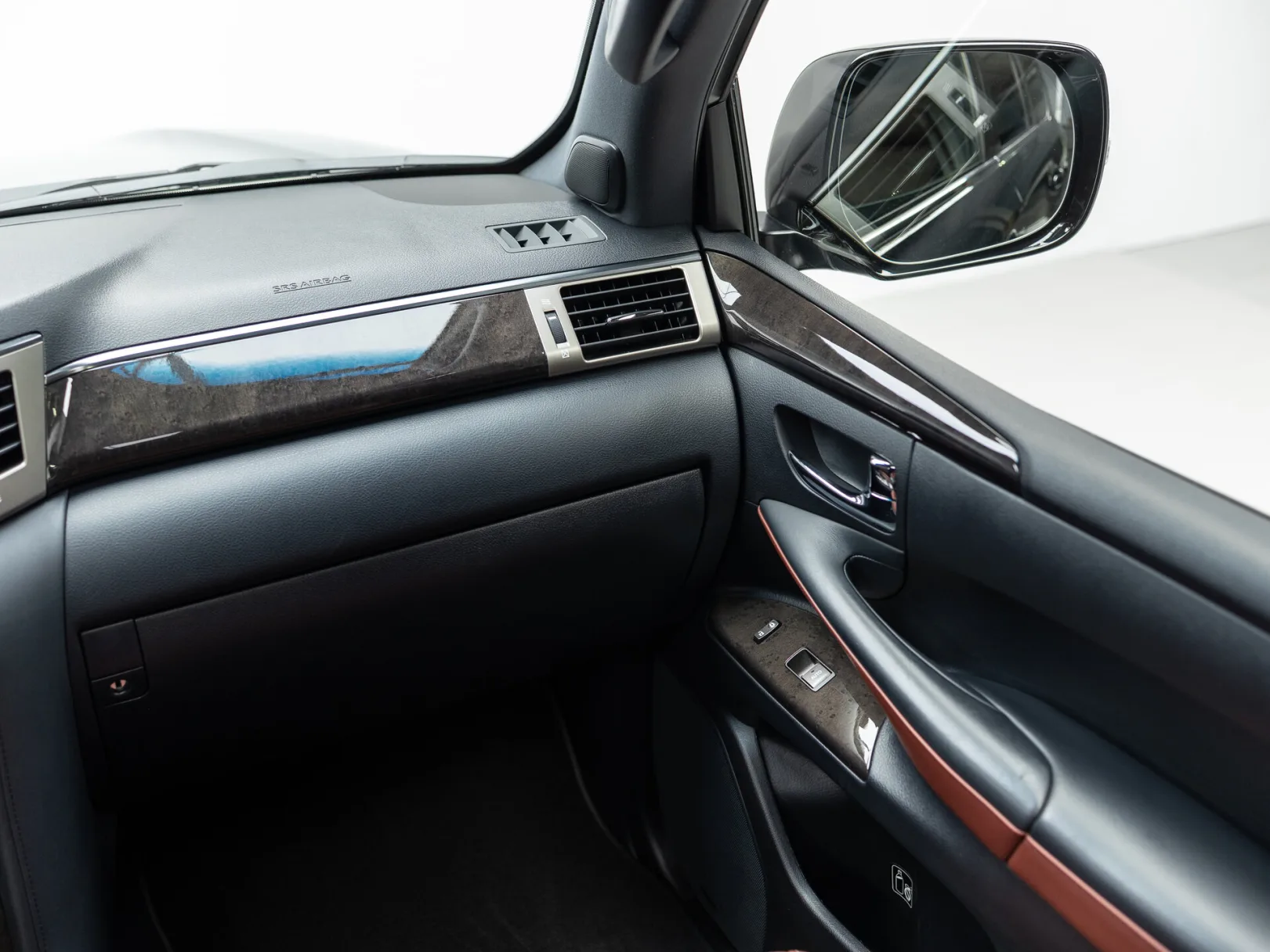 Lexus LX 25th Anniversary Edition 2 III Рестайлинг, 2015 — экстерьер, фото 26