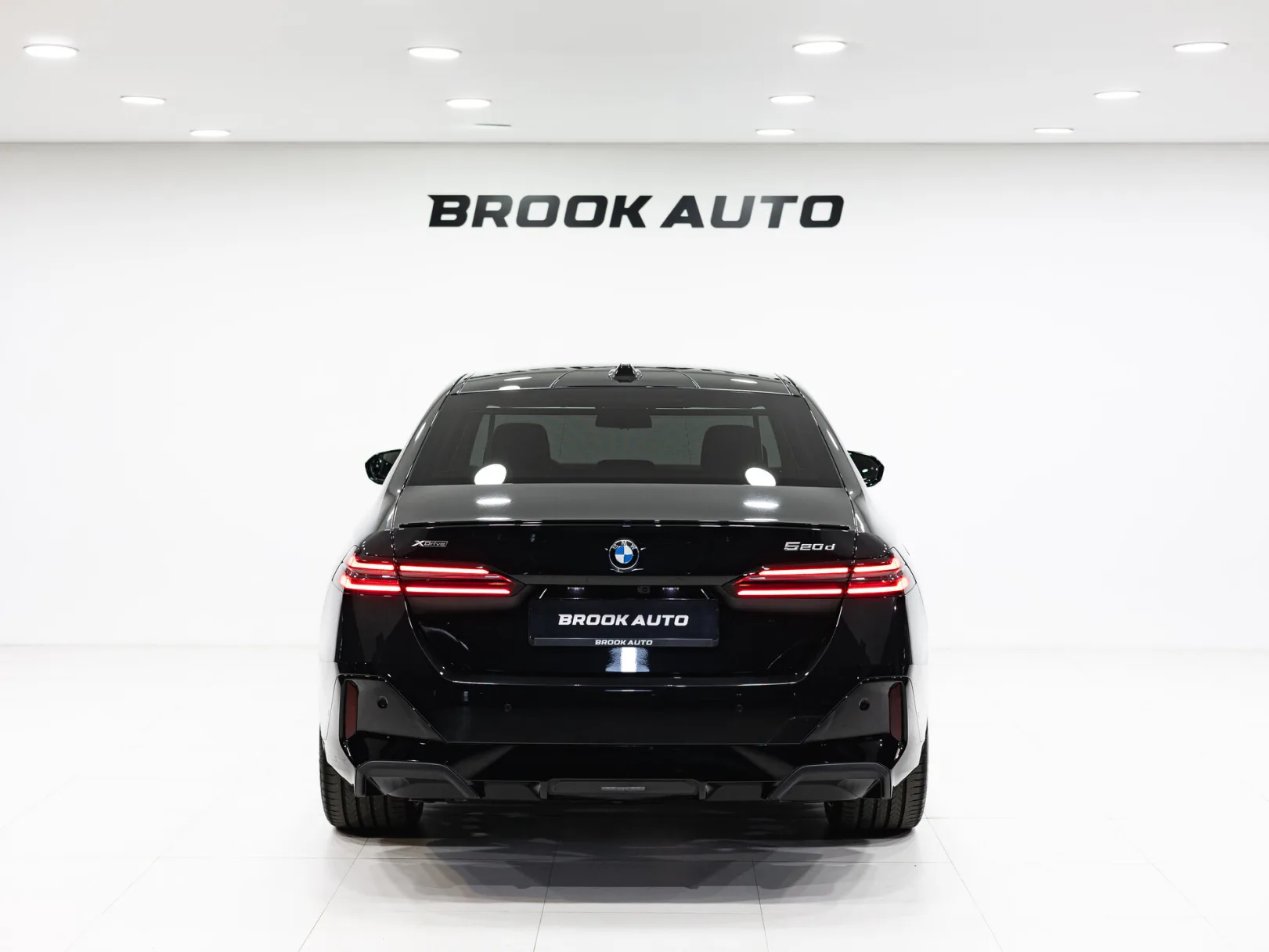 BMW 5 серии 520d xDrive VIII (G60/G61/G68), 2025 — экстерьер, фото 5