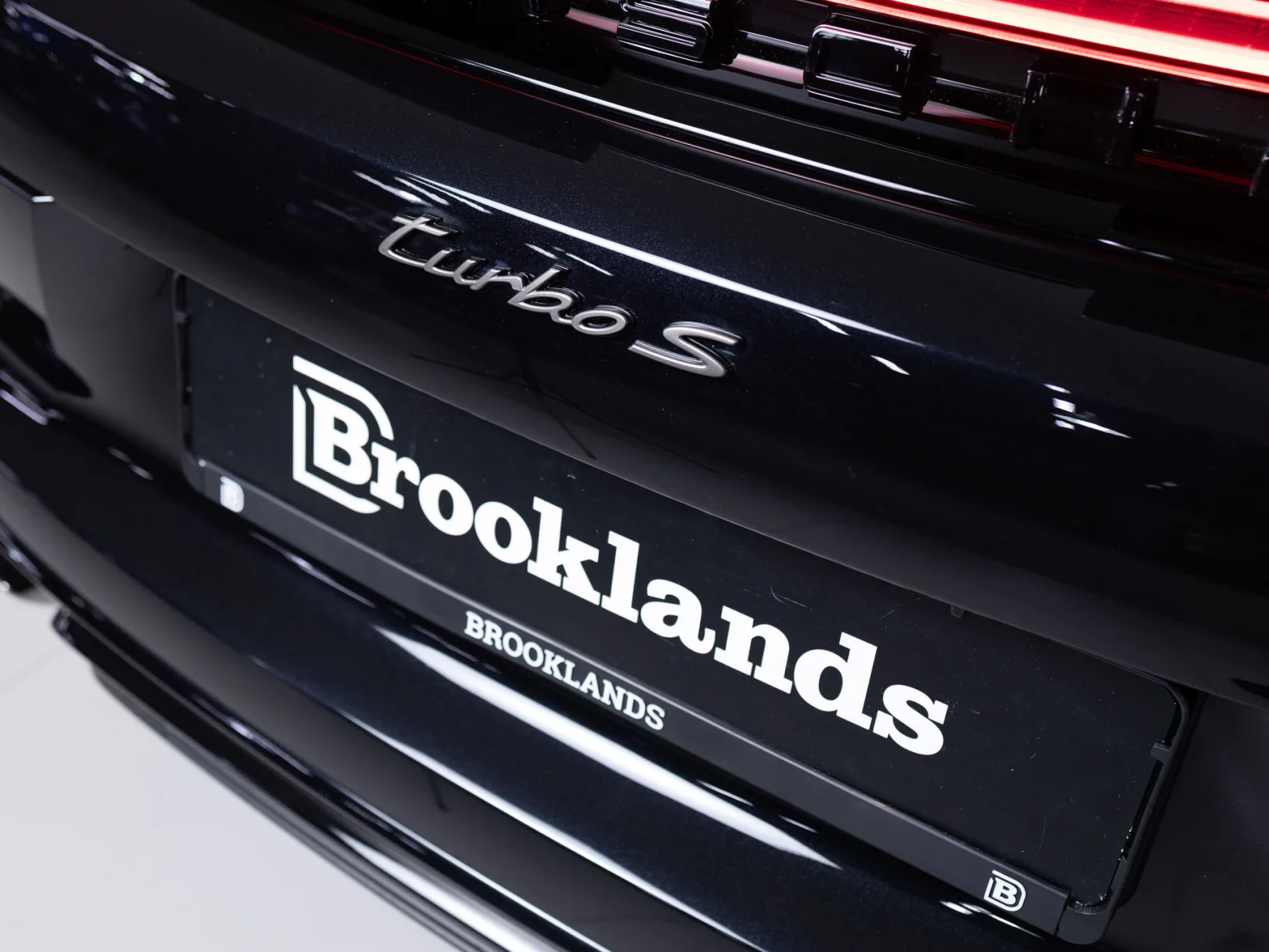 Porsche Panamera Turbo S E-Hybrid III, 2024 — экстерьер, фото 41