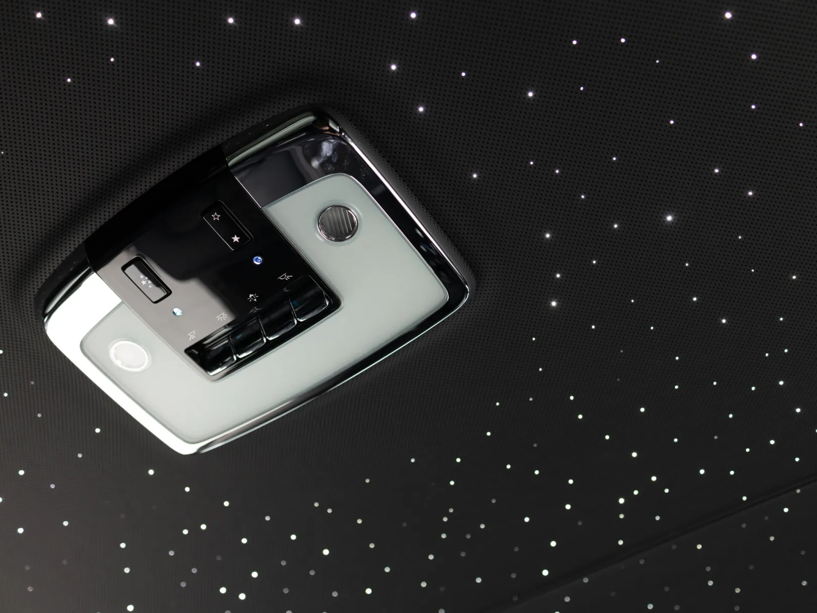 Rolls-Royce Cullinan Individual I (Series I), 2024 — экстерьер, фото 27