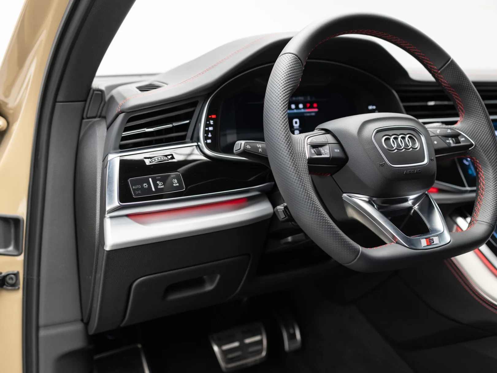 Audi Q7 55 TFSI quattro tiptronic II (4M) Рестайлинг 2, 2024 — экстерьер, фото 16