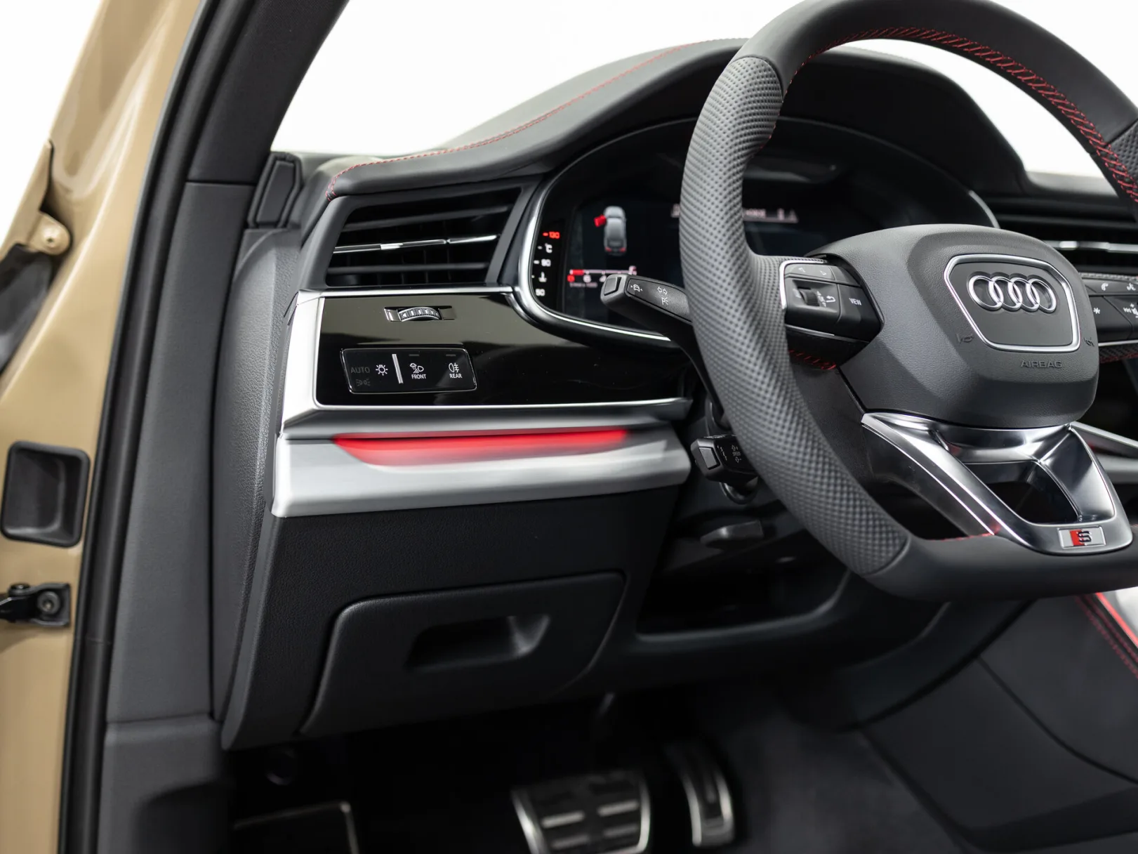 Audi Q7 55 TFSI quattro tiptronic II (4M) Рестайлинг 2, 2024 — экстерьер, фото 13