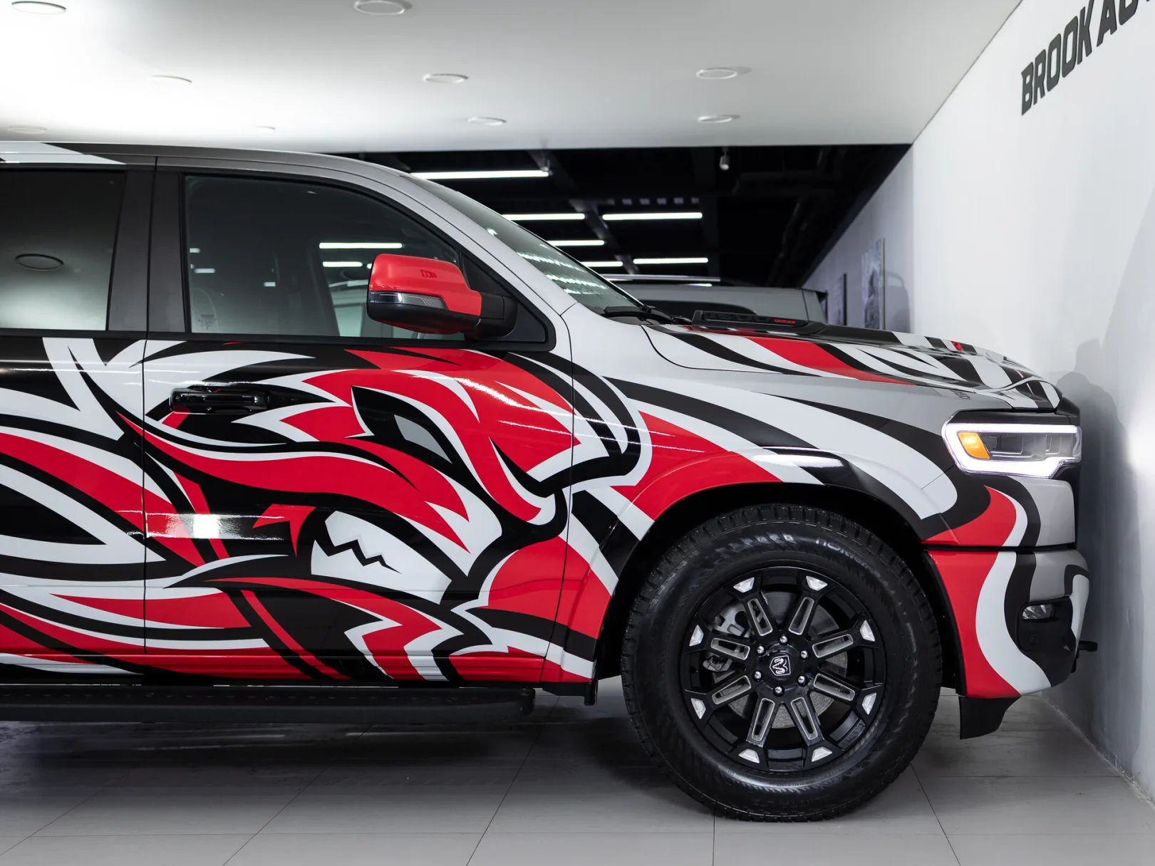 Ram 1500 Limited V Рестайлинг, 2025 — экстерьер, фото 40