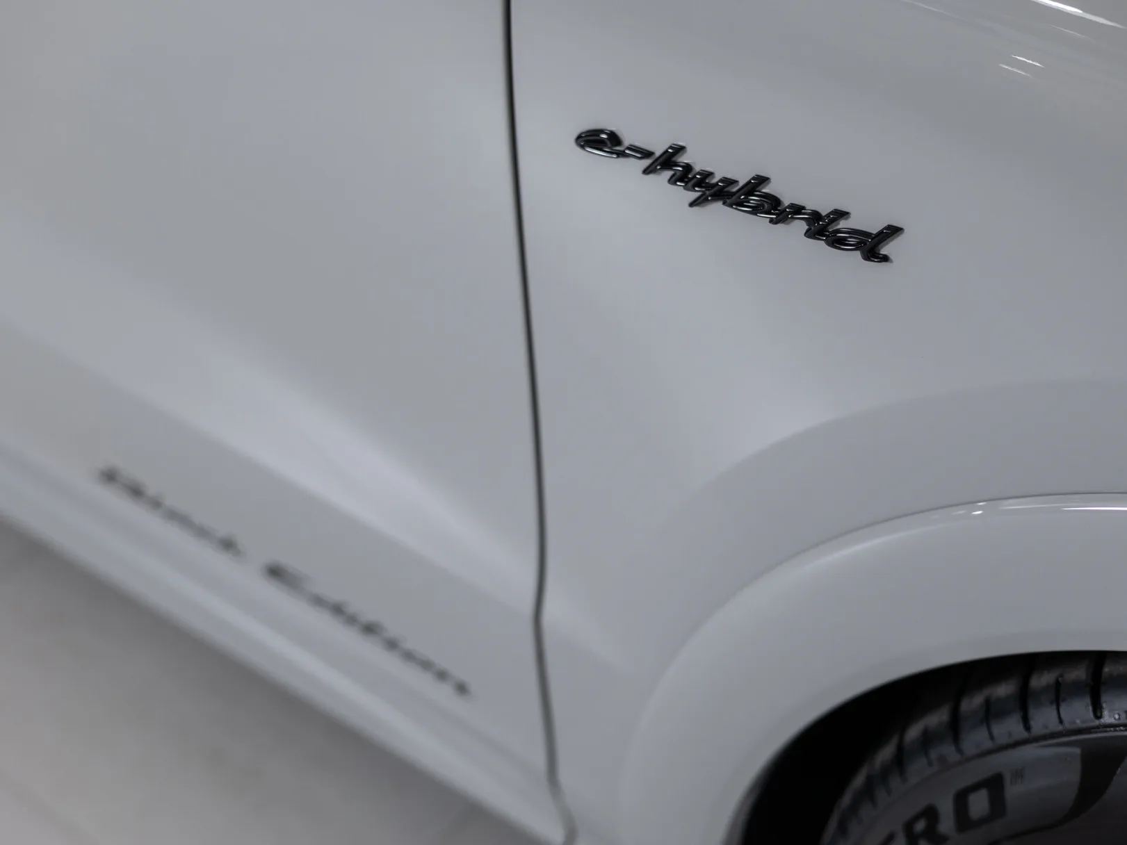 Porsche Cayenne E-Hybrid III Рестайлинг, 2026 — экстерьер, фото 39