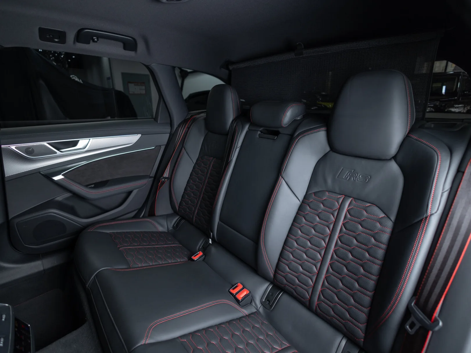 Audi RS 6 TFSI quattro IV (C8), 2020 — экстерьер, фото 27