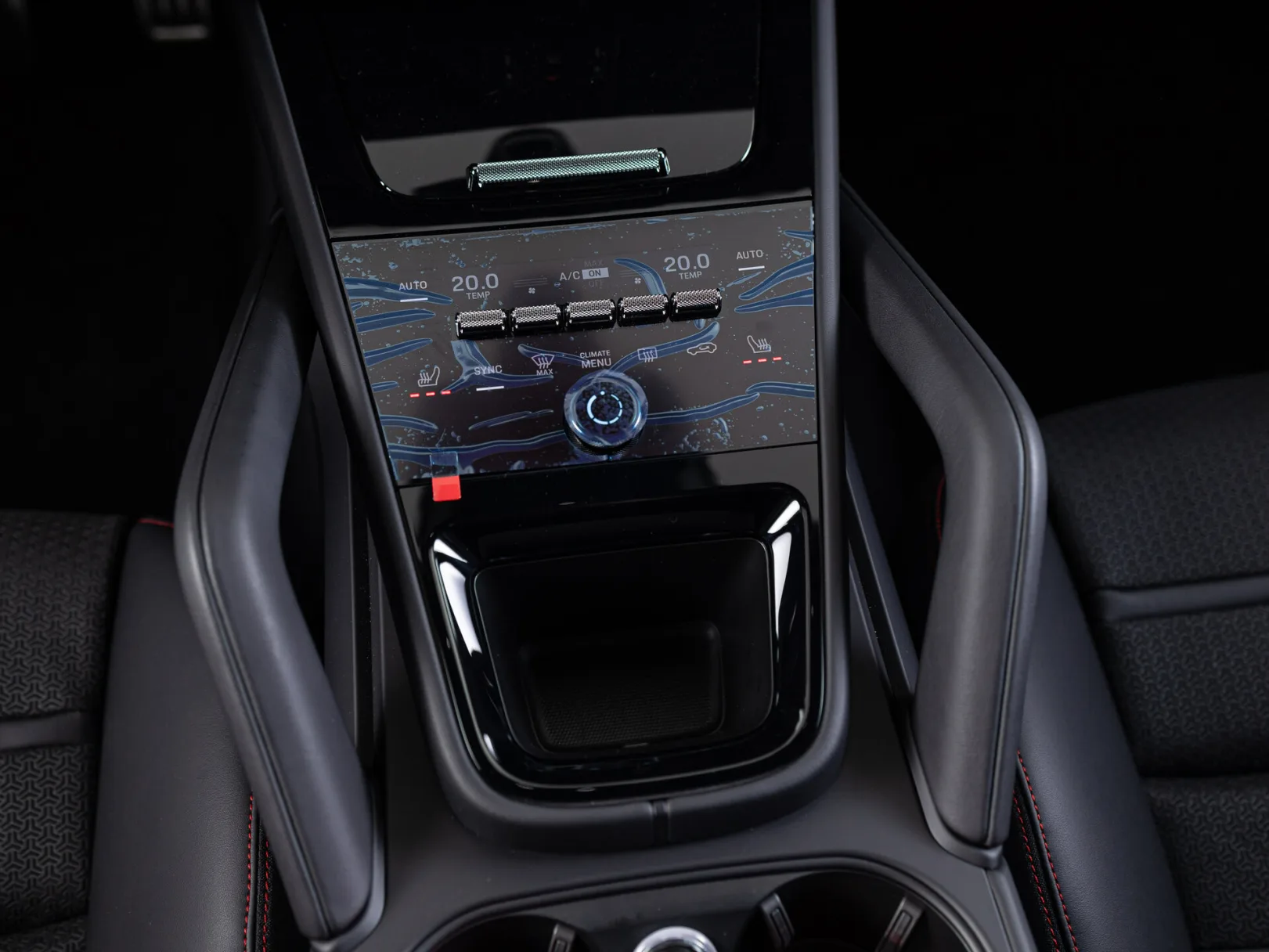 Porsche Cayenne GTS Coupé III Рестайлинг, 2024 — экстерьер, фото 15