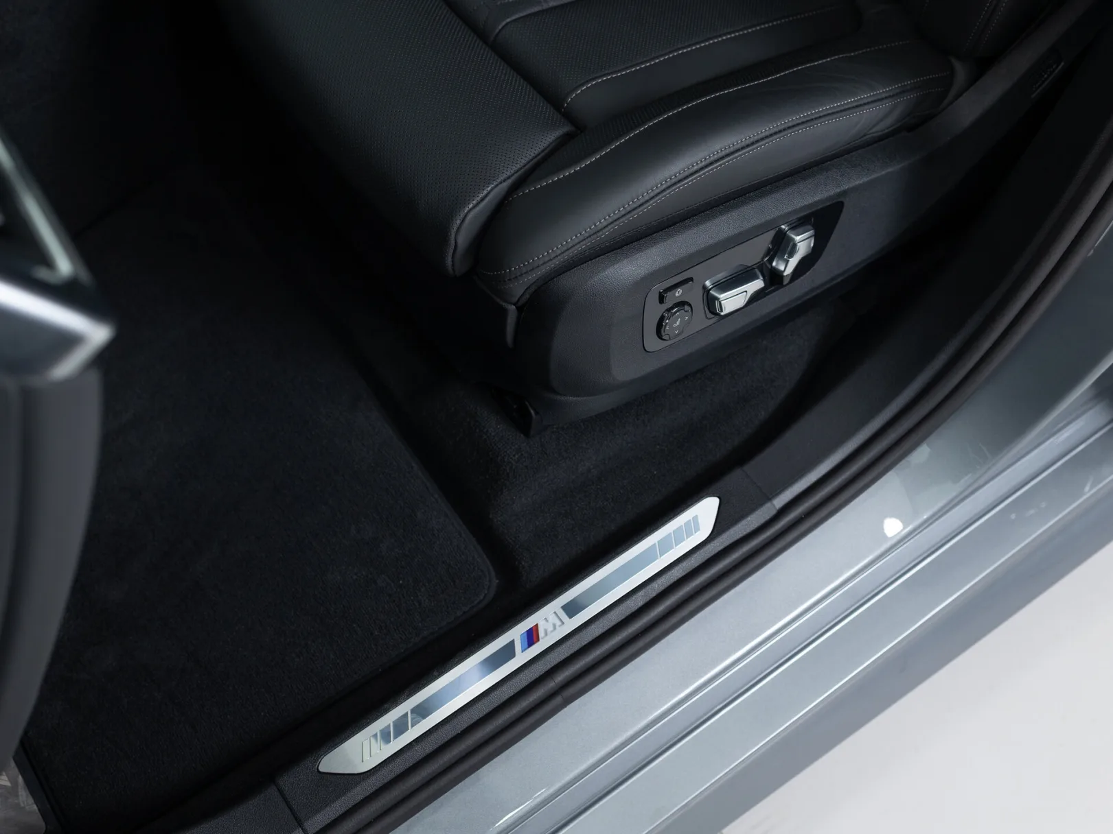 BMW X5 IV (G05/G18) Рестайлинг, 2024 — экстерьер, фото 12