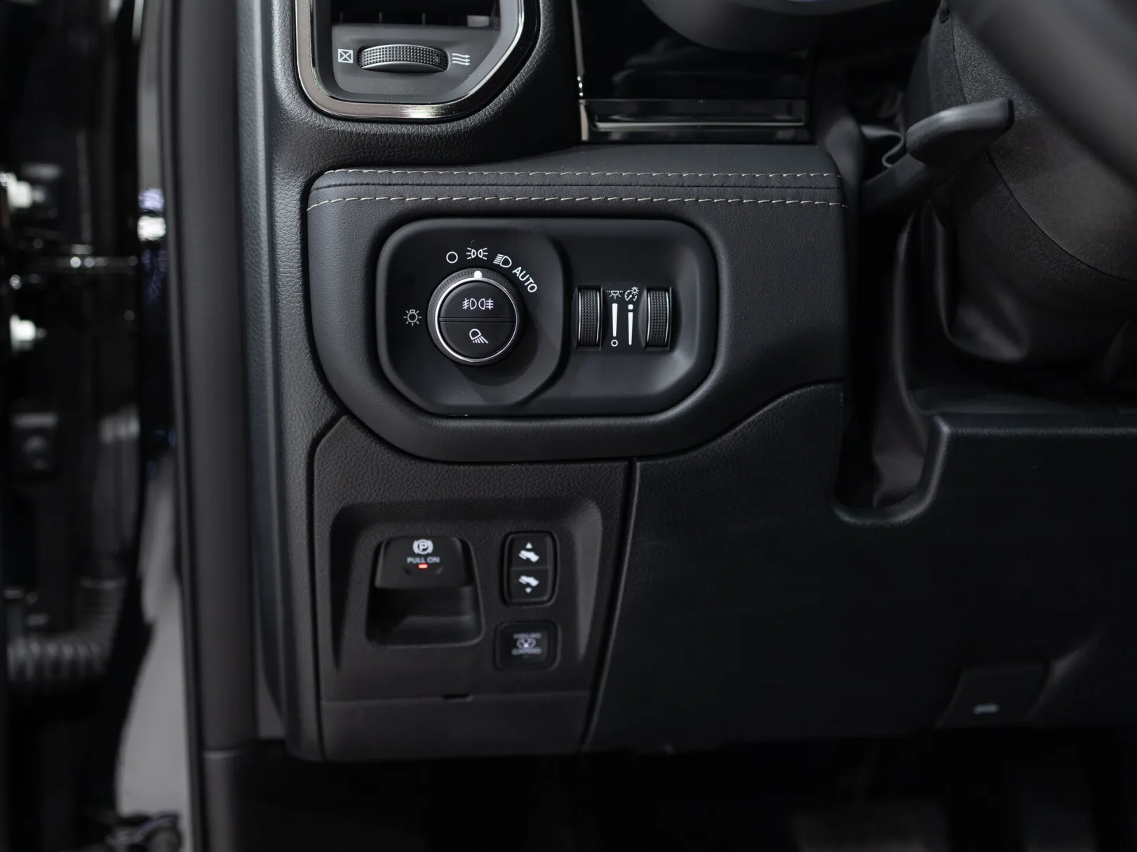 Ram 1500 Limited V Рестайлинг, 2025 — экстерьер, фото 13