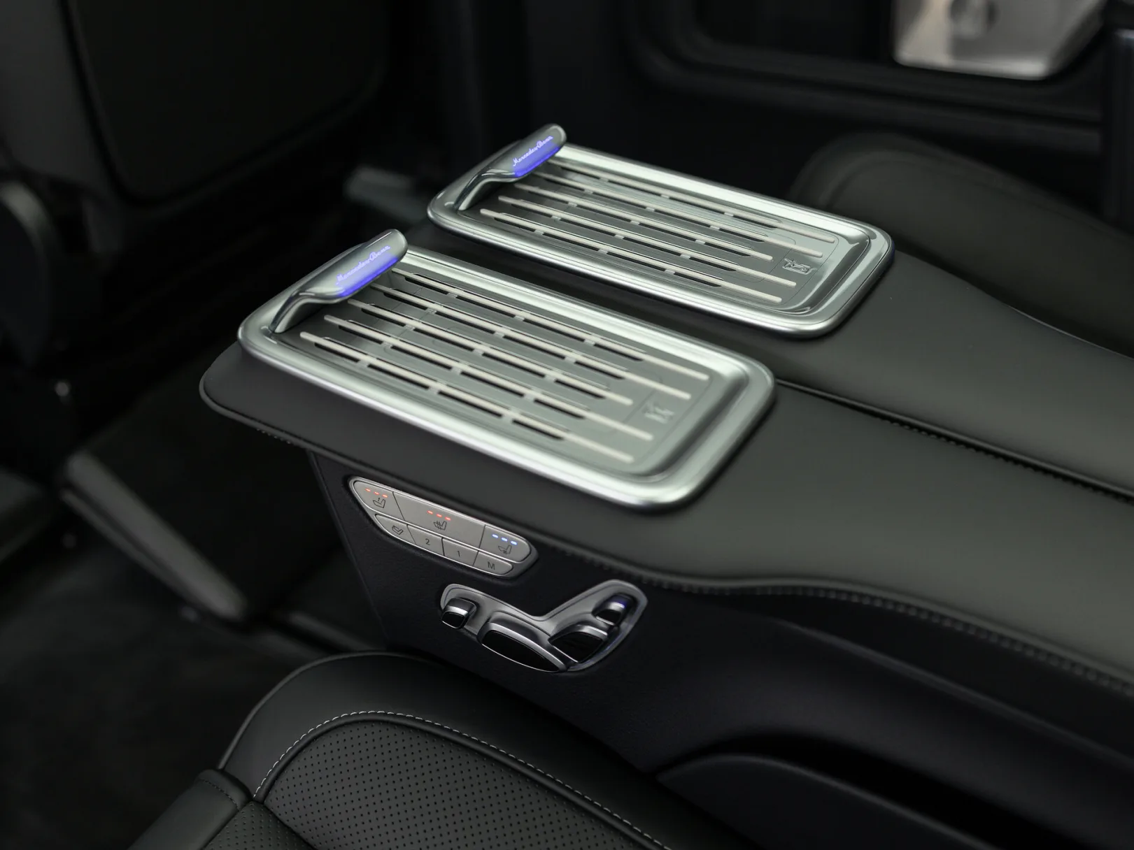 Mercedes-Benz V-Класс Exclusive AMG Line III (W447) Рестайлинг 2, 2026 — экстерьер, фото 32