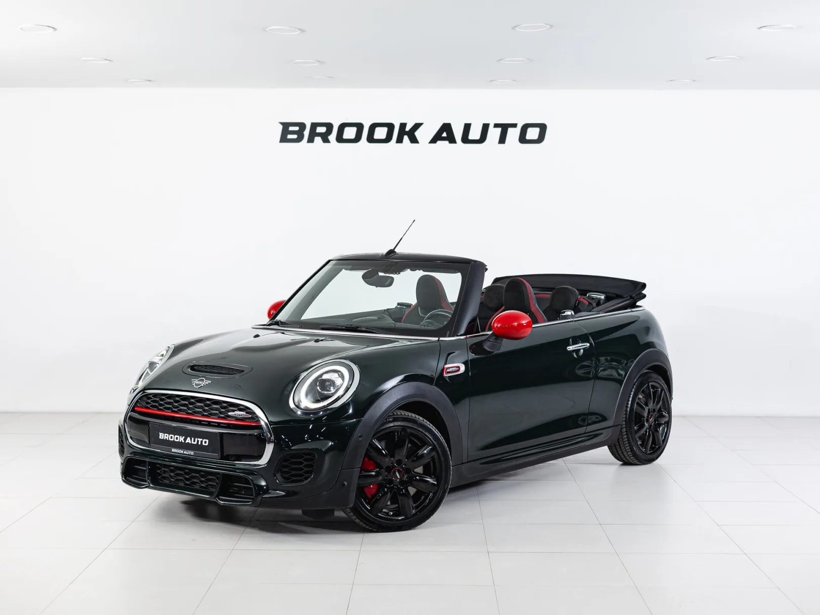 Mini Cabrio JCW III Рестайлинг, 2019 — экстерьер, фото 1