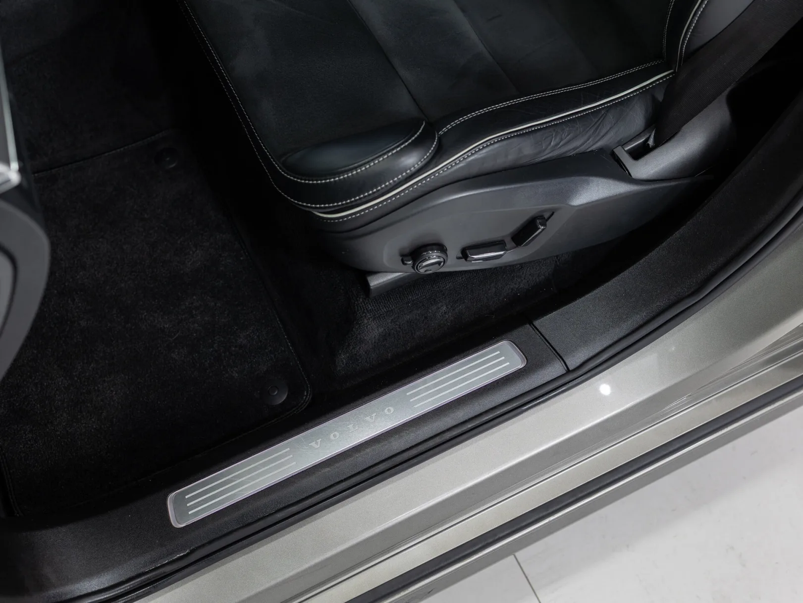 Volvo XC90 R-Design (MY21) II Рестайлинг 1, 2021 — экстерьер, фото 12