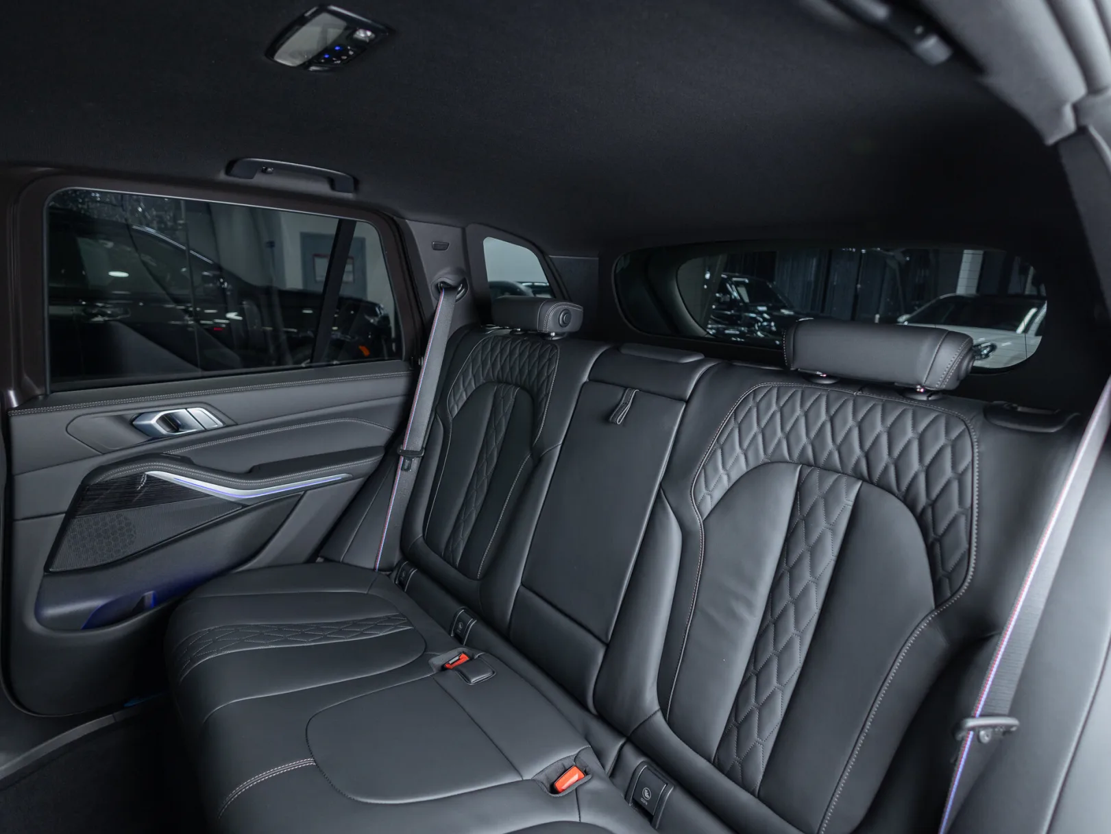 BMW X5 M60i IV (G05/G18) Рестайлинг, 2024 — экстерьер, фото 27