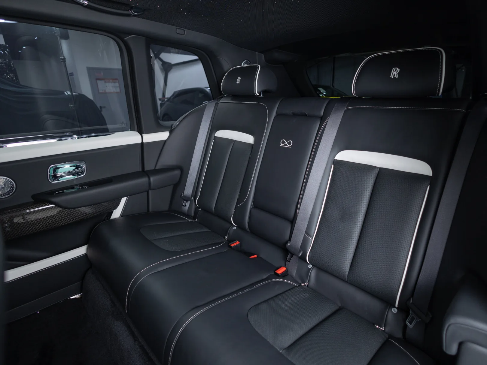 Rolls-Royce Cullinan I (Series I), 2021 — экстерьер, фото 30