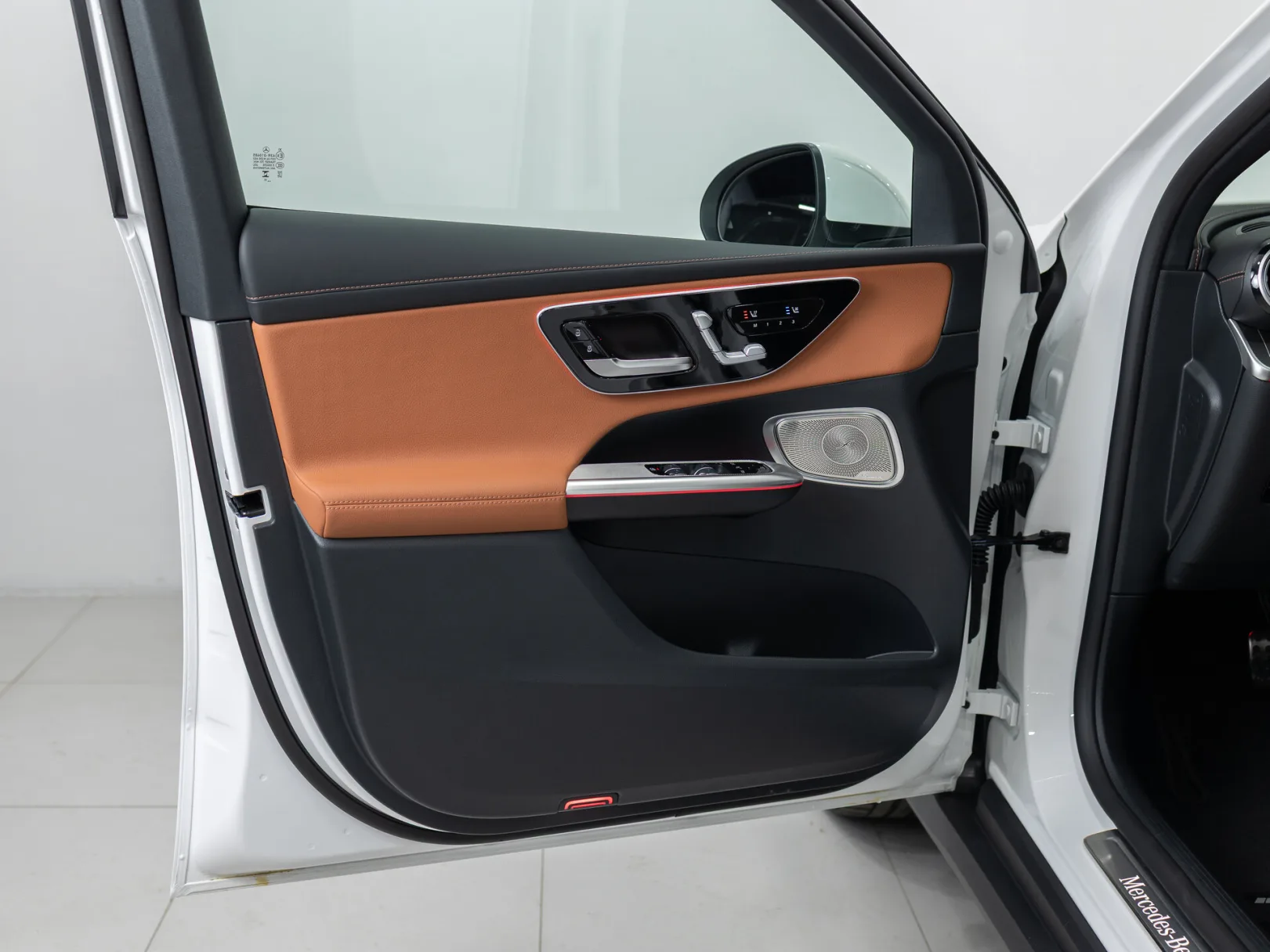 Mercedes-Benz GLC 300 4MATIC II (X254), 2025 — экстерьер, фото 9