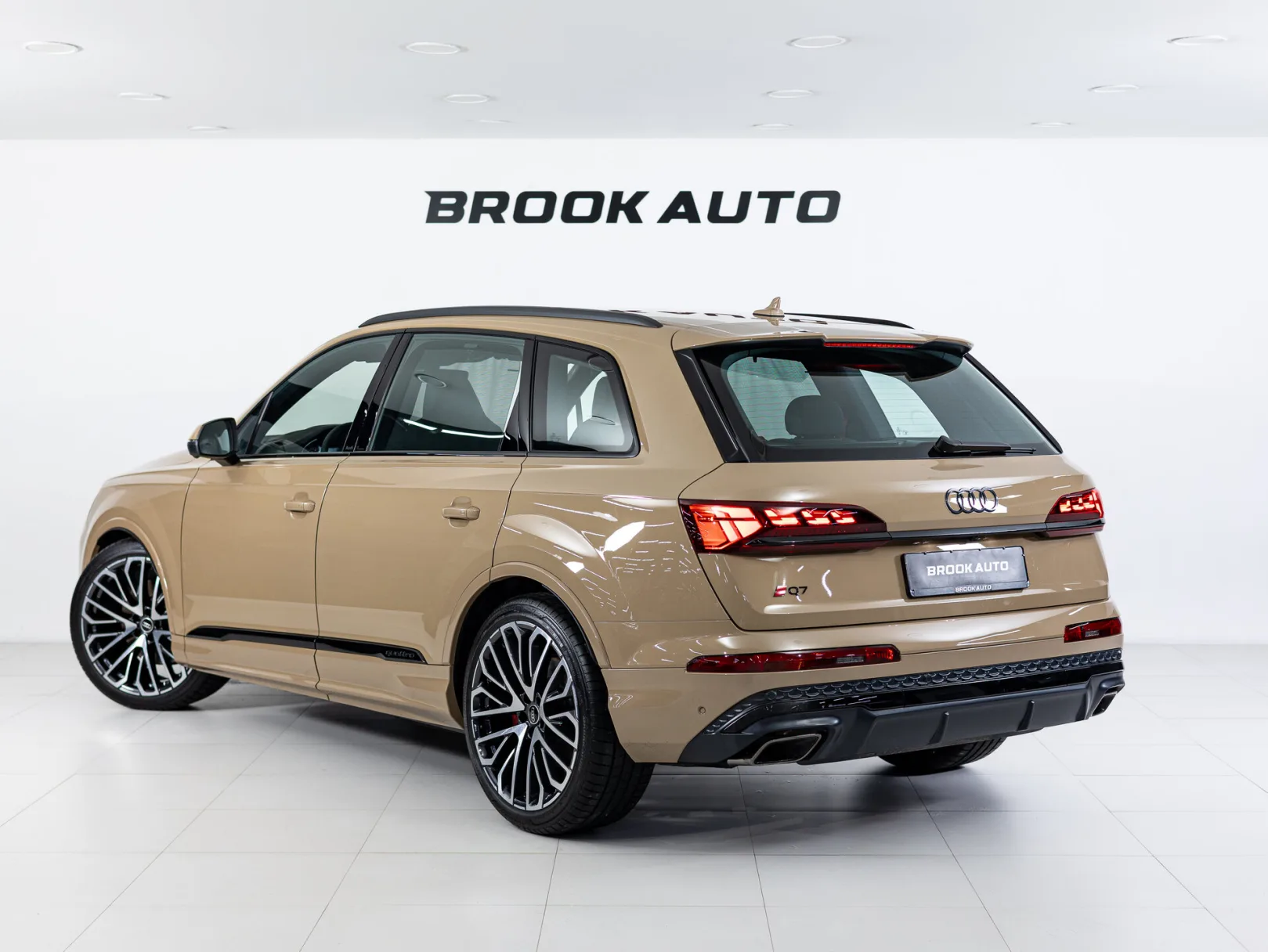 Audi Q7 55 TFSI quattro tiptronic II (4M) Рестайлинг 2, 2024 — экстерьер, фото 6