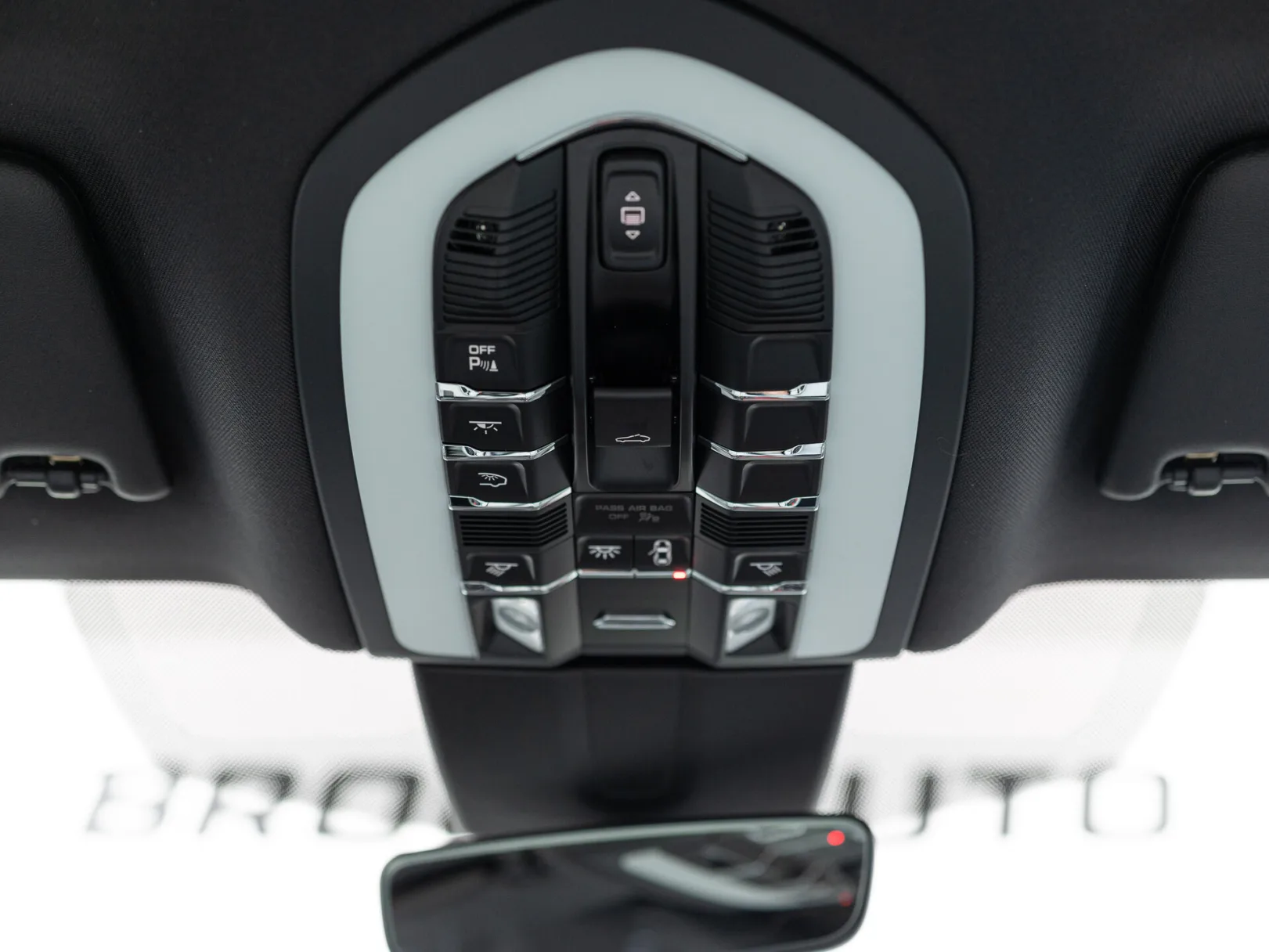 Porsche Macan T I Рестайлинг 2, 2025 — экстерьер, фото 18
