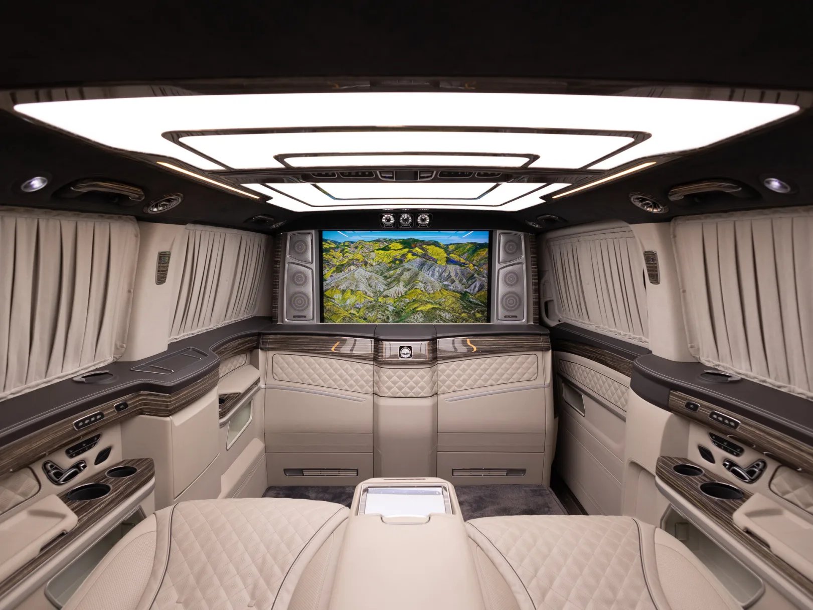 Mercedes-Benz V-Класс VIP III (W447) Рестайлинг, 2021 — экстерьер, фото 1