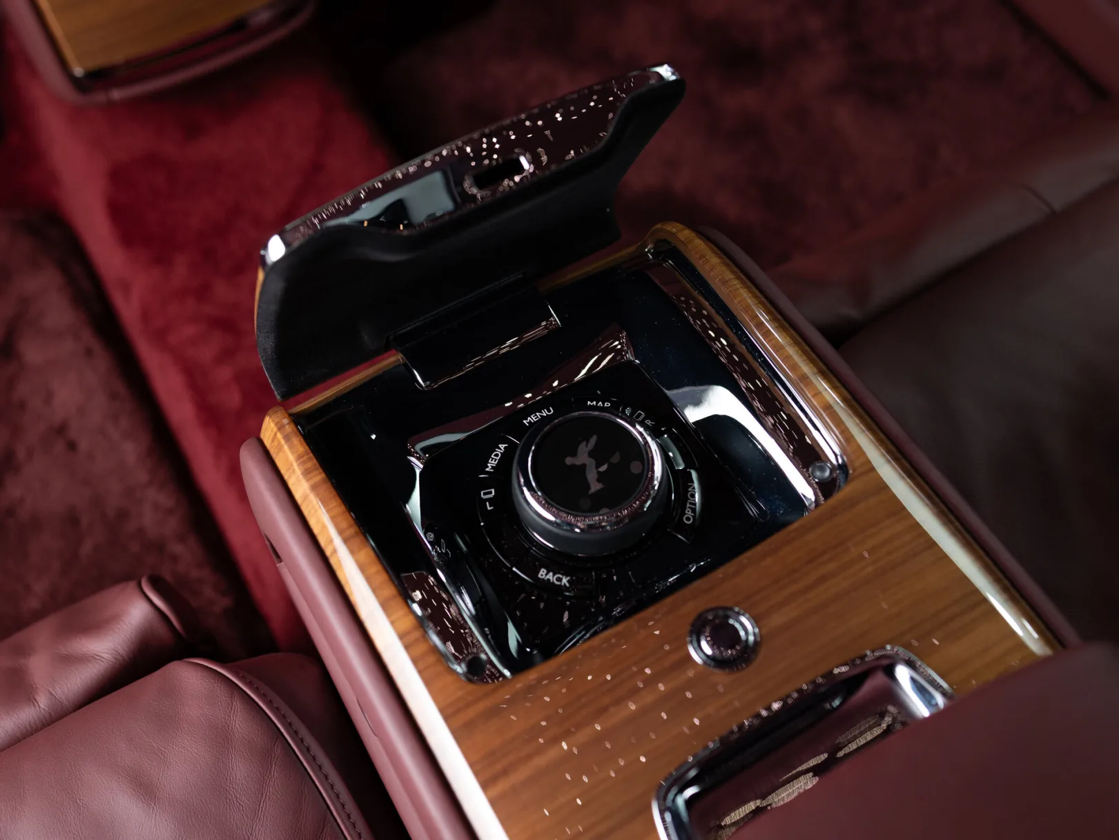 Rolls-Royce Phantom Individual VIII Рестайлинг (Series II), 2024 — экстерьер, фото 9
