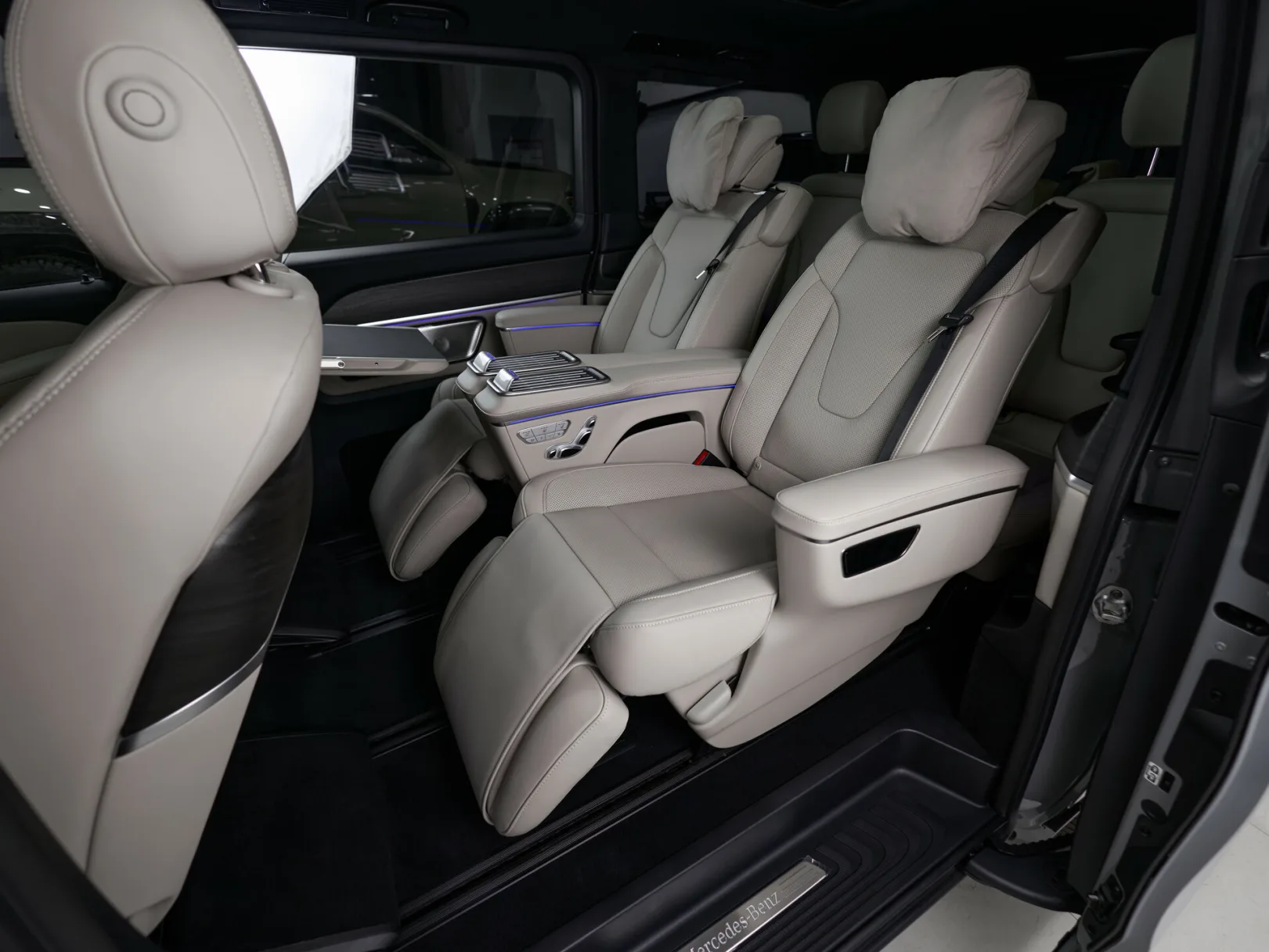 Mercedes-Benz V-Класс Exclusive III (W447) Рестайлинг 2, 2026 — экстерьер, фото 30