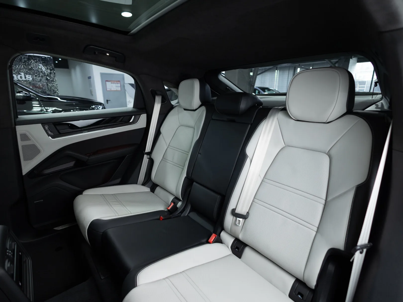 Porsche Cayenne Coupé III Рестайлинг, 2025 — экстерьер, фото 25