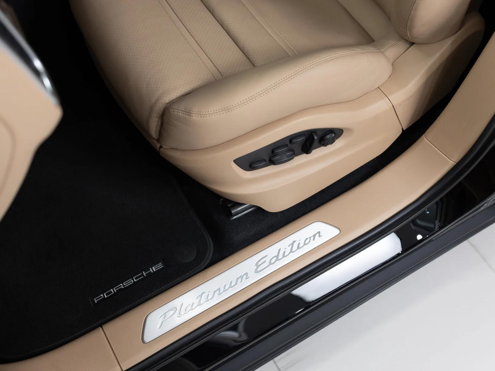 Porsche Cayenne Platinum Edition III, 2023 — экстерьер, фото 12