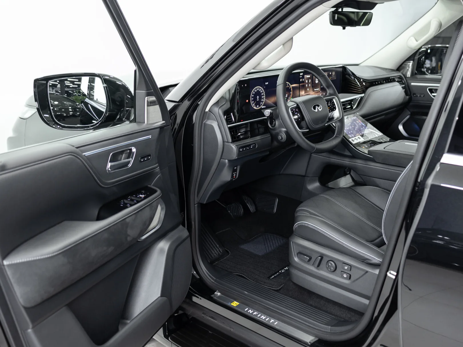 Infiniti QX80 Sensory II, 2026 — экстерьер, фото 7