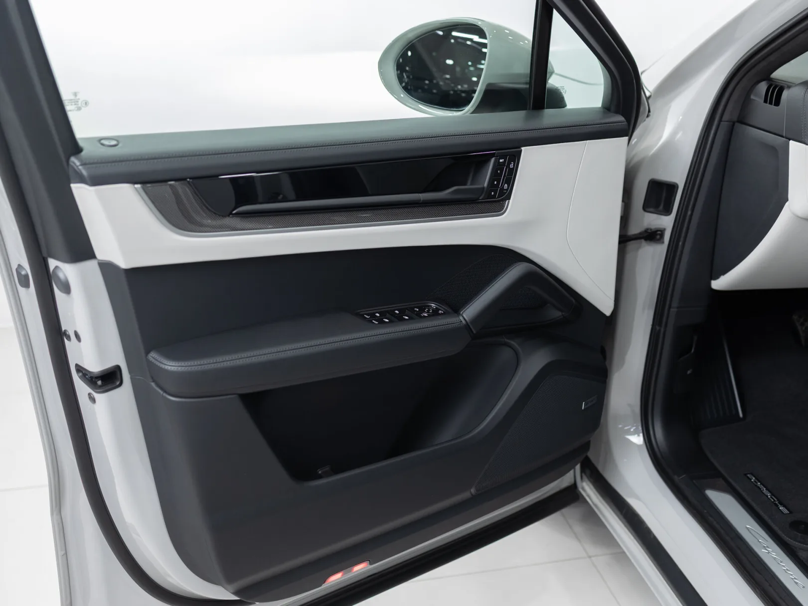 Porsche Cayenne Coupé III Рестайлинг, 2025 — экстерьер, фото 9