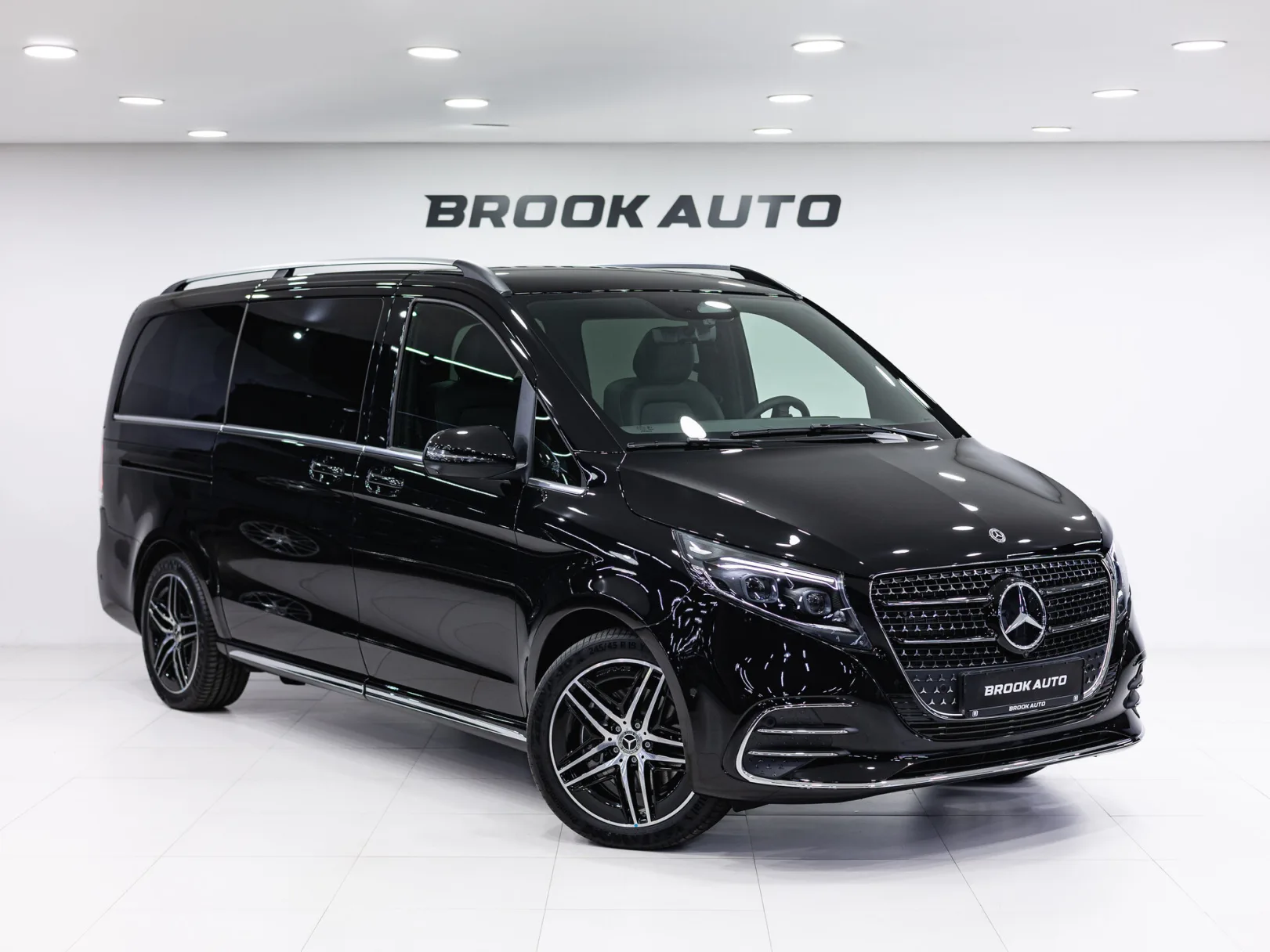 Mercedes-Benz V-Класс Exclusive AMG Line III (W447) Рестайлинг 2, 2024 — экстерьер, фото 3