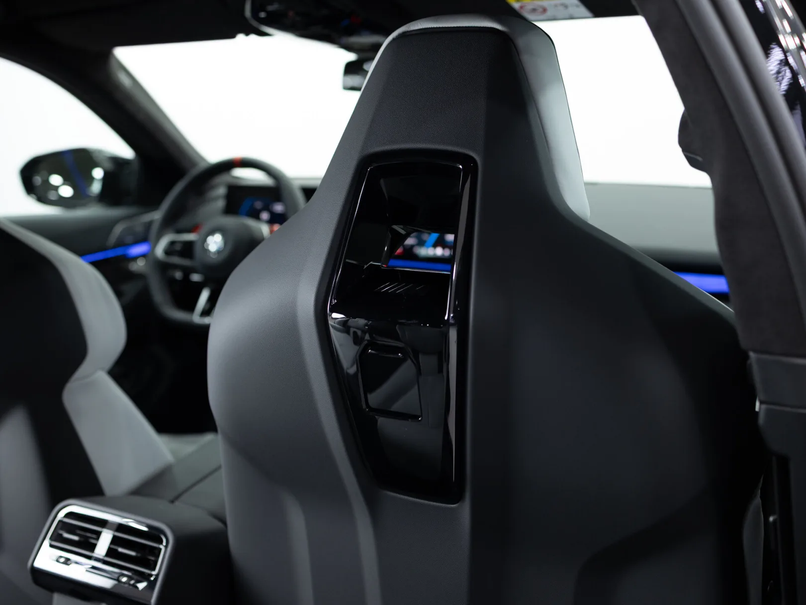 BMW M5 VII (G90), 2025 — экстерьер, фото 28
