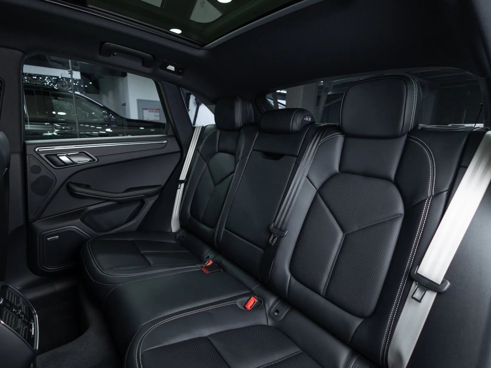 Porsche Macan Базовая I Рестайлинг 2, 2025 — экстерьер, фото 26