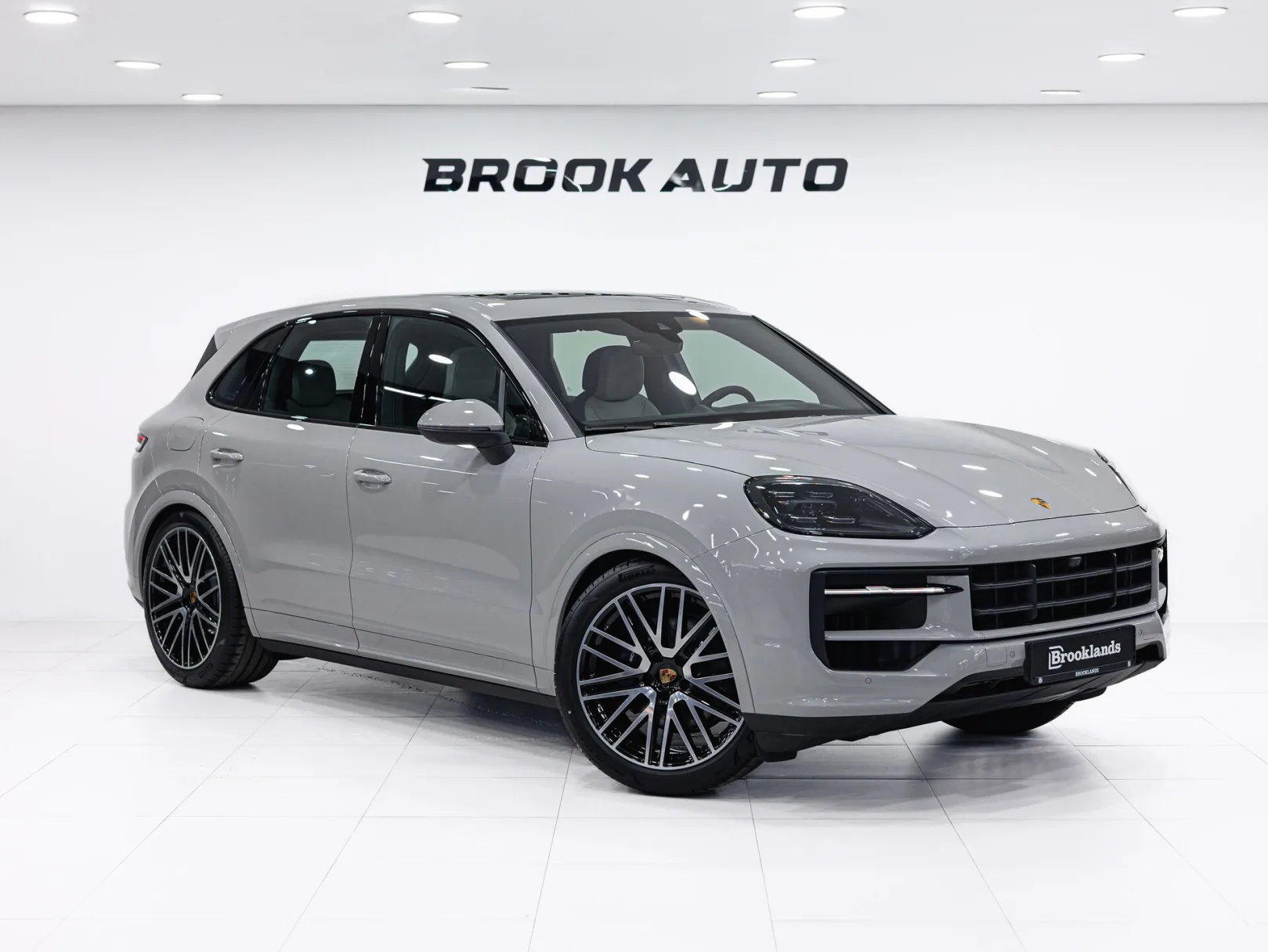 Porsche Cayenne Базовая III Рестайлинг, 2025 — экстерьер, фото 3