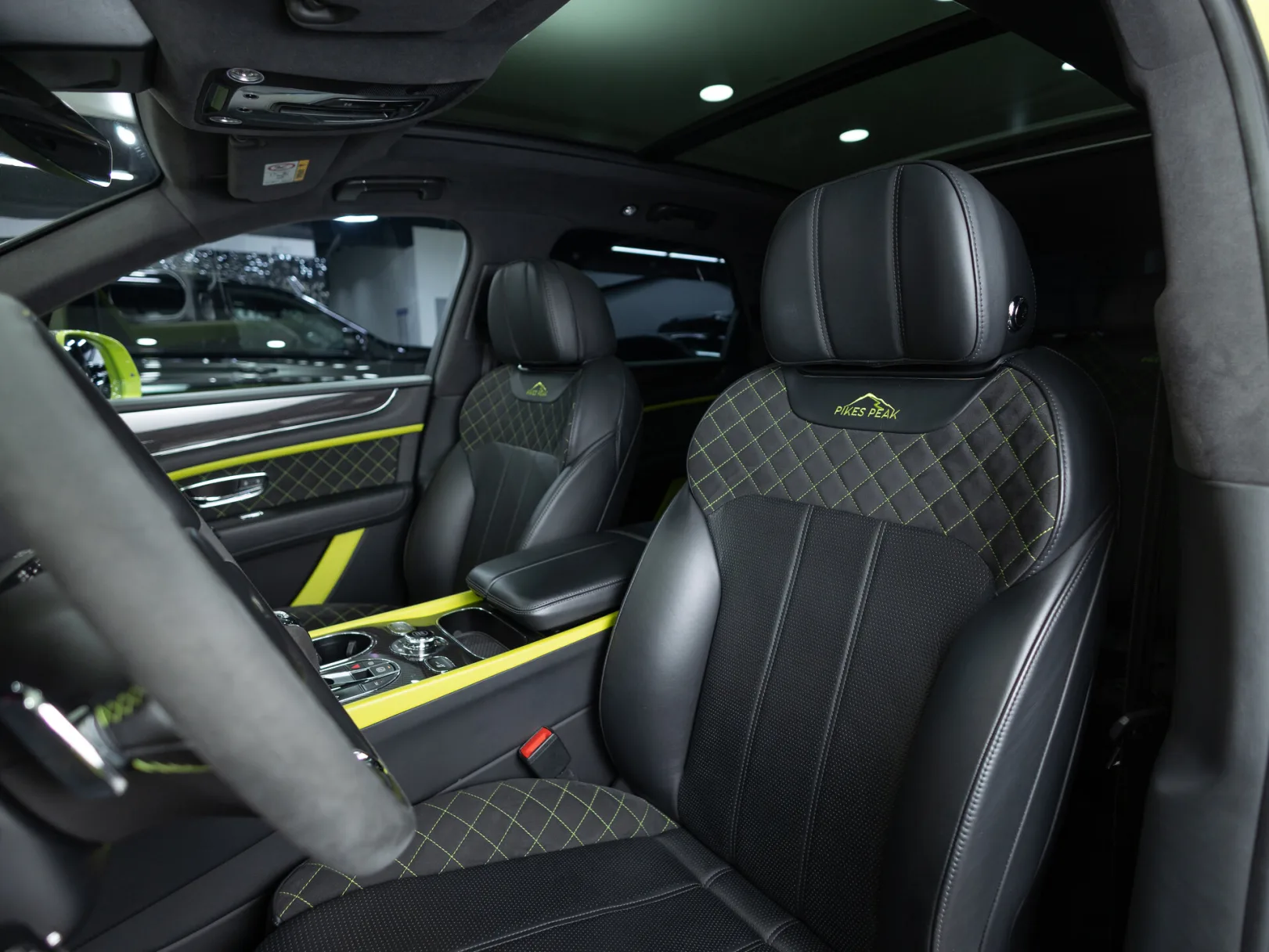 Bentley Bentayga Individual I, 2019 — экстерьер, фото 9