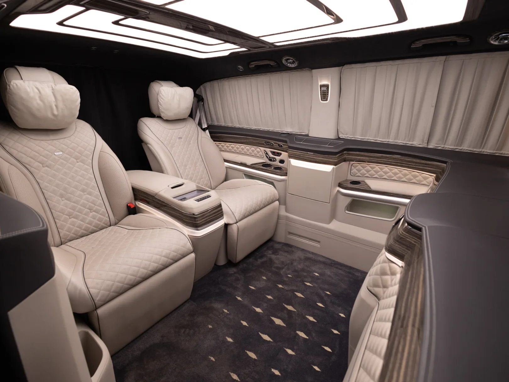 Mercedes-Benz V-Класс VIP III (W447) Рестайлинг, 2021 — экстерьер, фото 2
