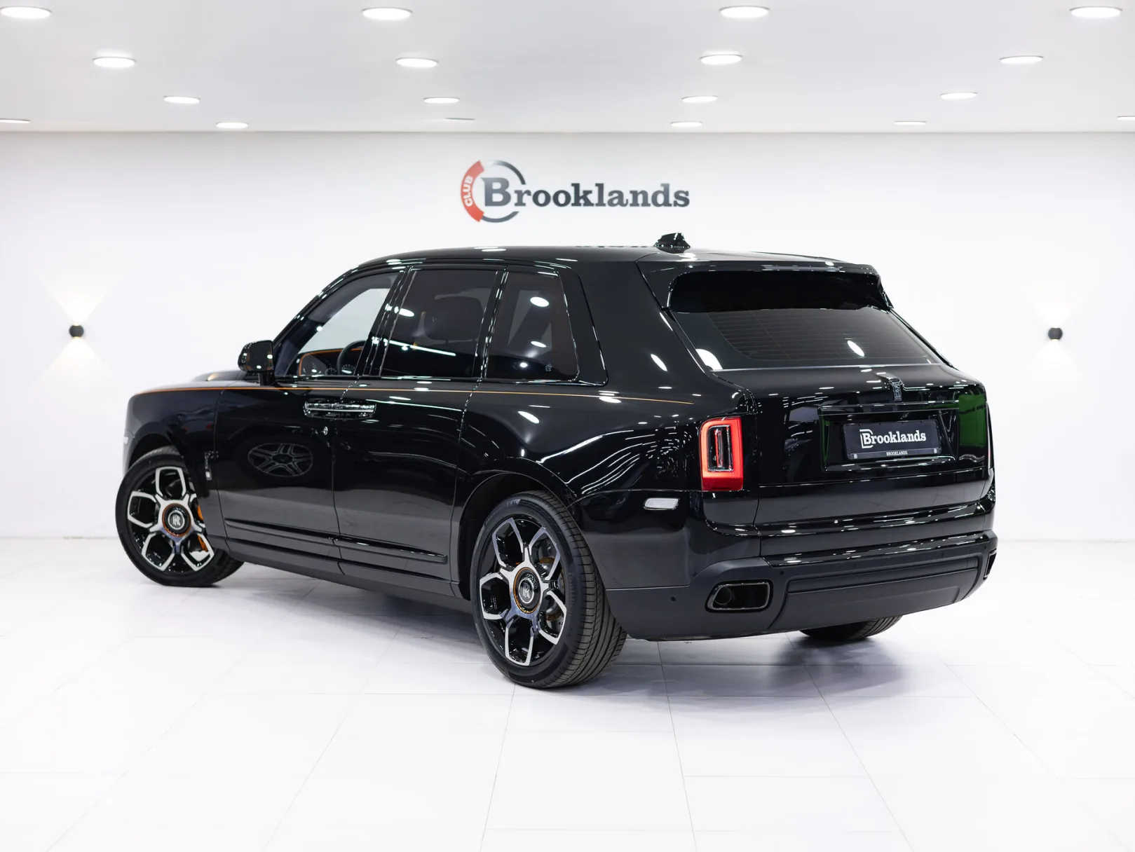 Rolls-Royce Cullinan Individual I (Series I), 2023 — экстерьер, фото 6
