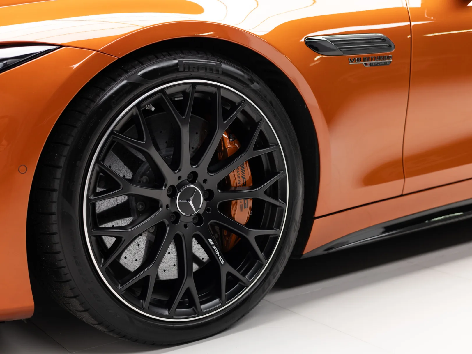 Mercedes-Benz SL-Класс AMG SL 63 S E Performance IV (R232), 2024 — экстерьер, фото 36