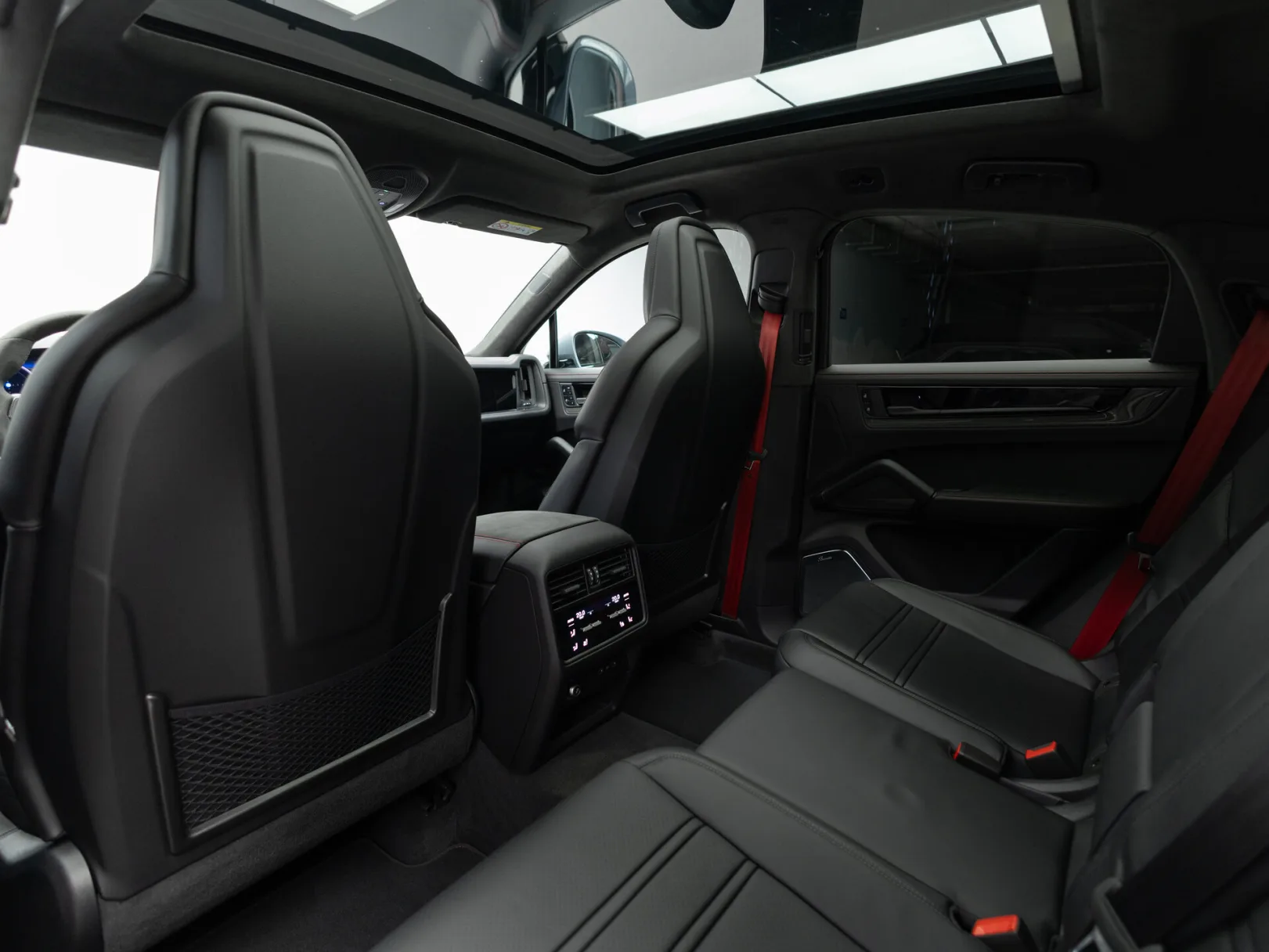 Porsche Cayenne GTS Coupé III Рестайлинг, 2026 — экстерьер, фото 29