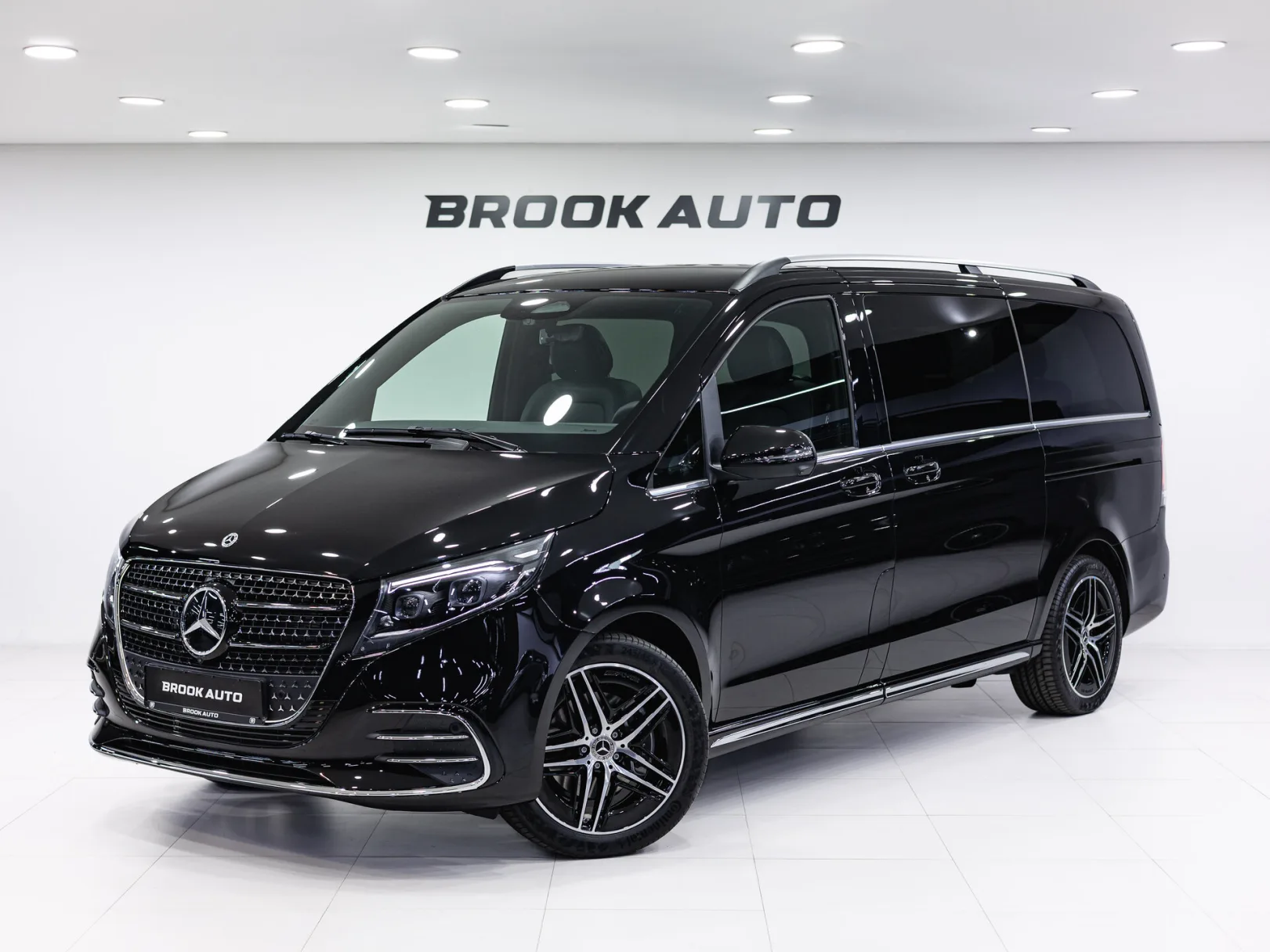 Mercedes-Benz V-Класс Exclusive AMG Line III (W447) Рестайлинг 2, 2024 — экстерьер, фото 1