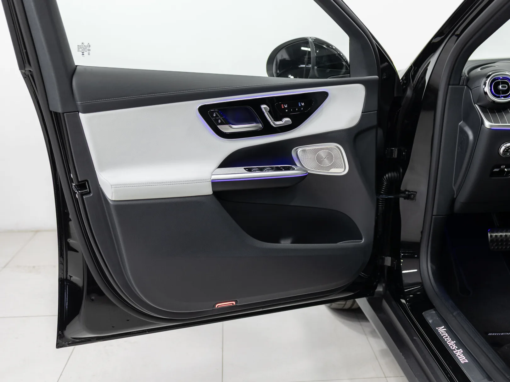 Mercedes-Benz GLC 300 4MATIC II (X254), 2025 — экстерьер, фото 8