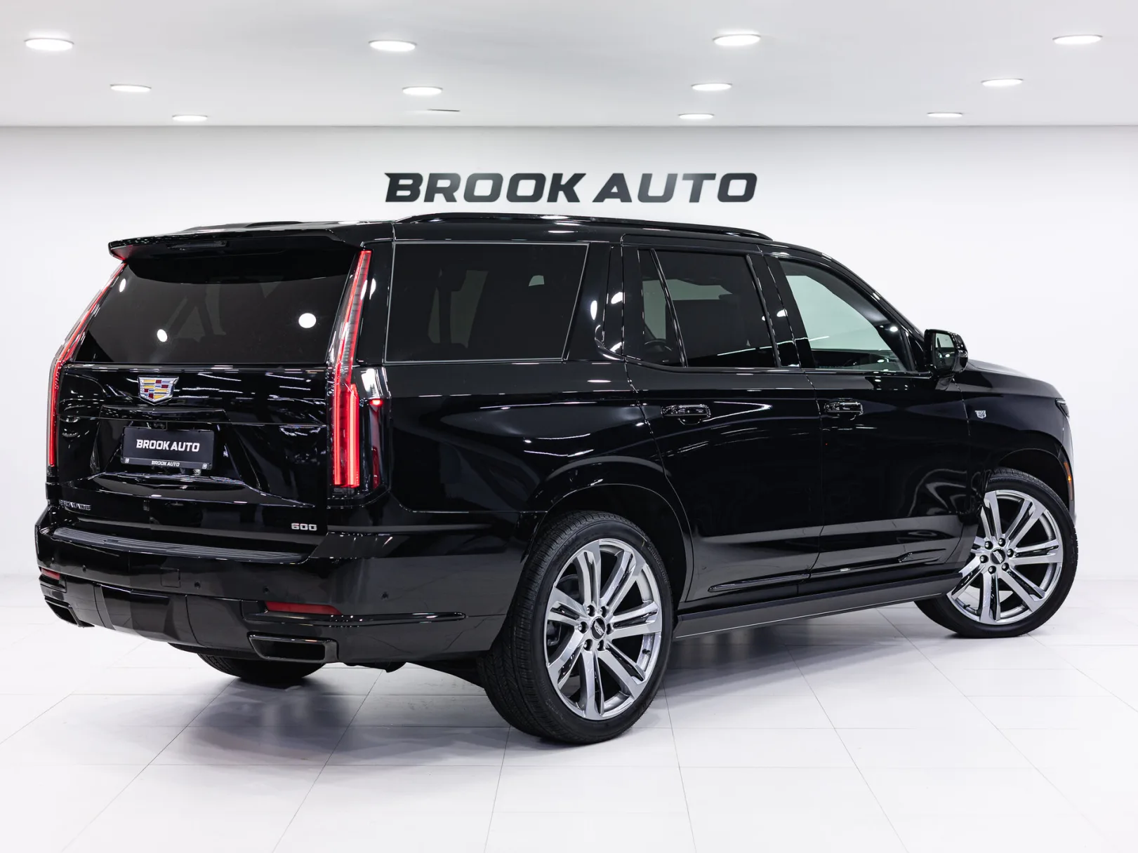 Cadillac Escalade Sport Platinum V Рестайлинг, 2025 — экстерьер, фото 4