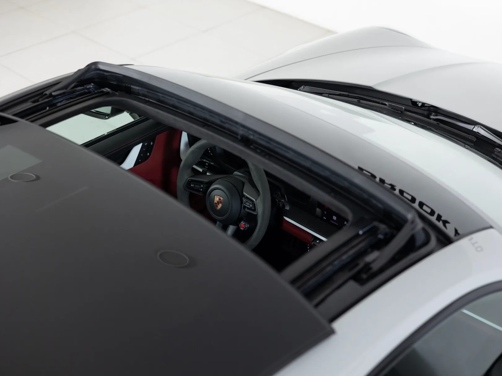 Porsche 911 Carrera 4 GTS VIII (992) Рестайлинг, 2025 — экстерьер, фото 36