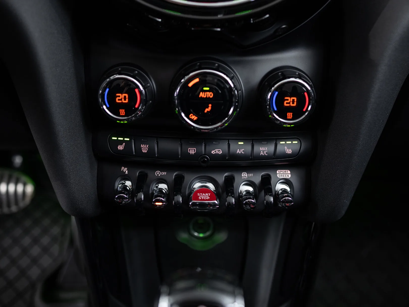 Mini Cabrio JCW III Рестайлинг, 2019 — экстерьер, фото 23