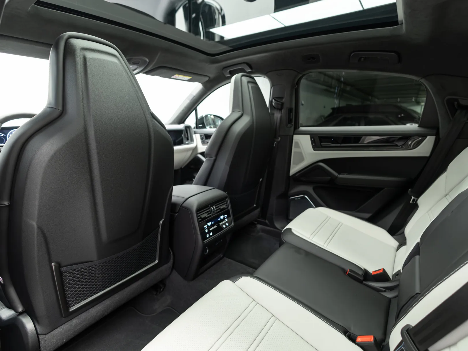 Porsche Cayenne GTS Coupé III Рестайлинг, 2026 — экстерьер, фото 27