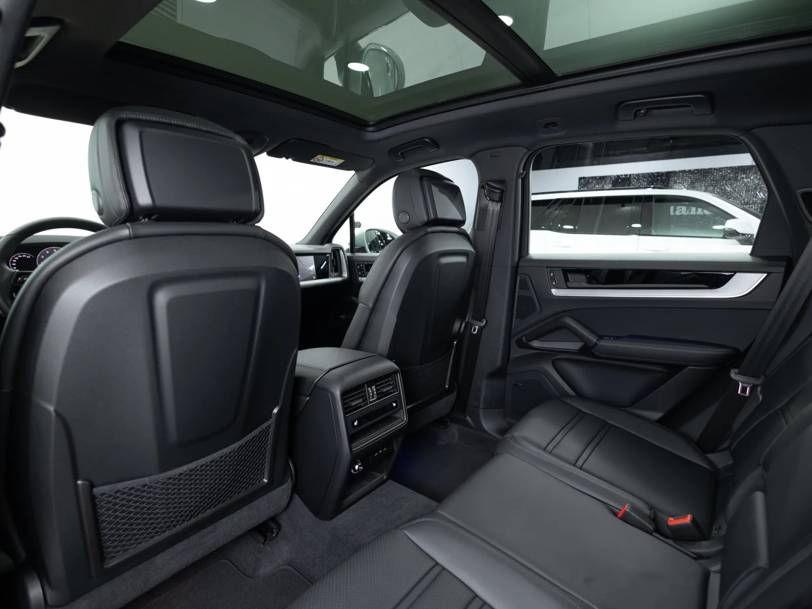 Porsche Cayenne Базовая III Рестайлинг, 2025 — экстерьер, фото 22