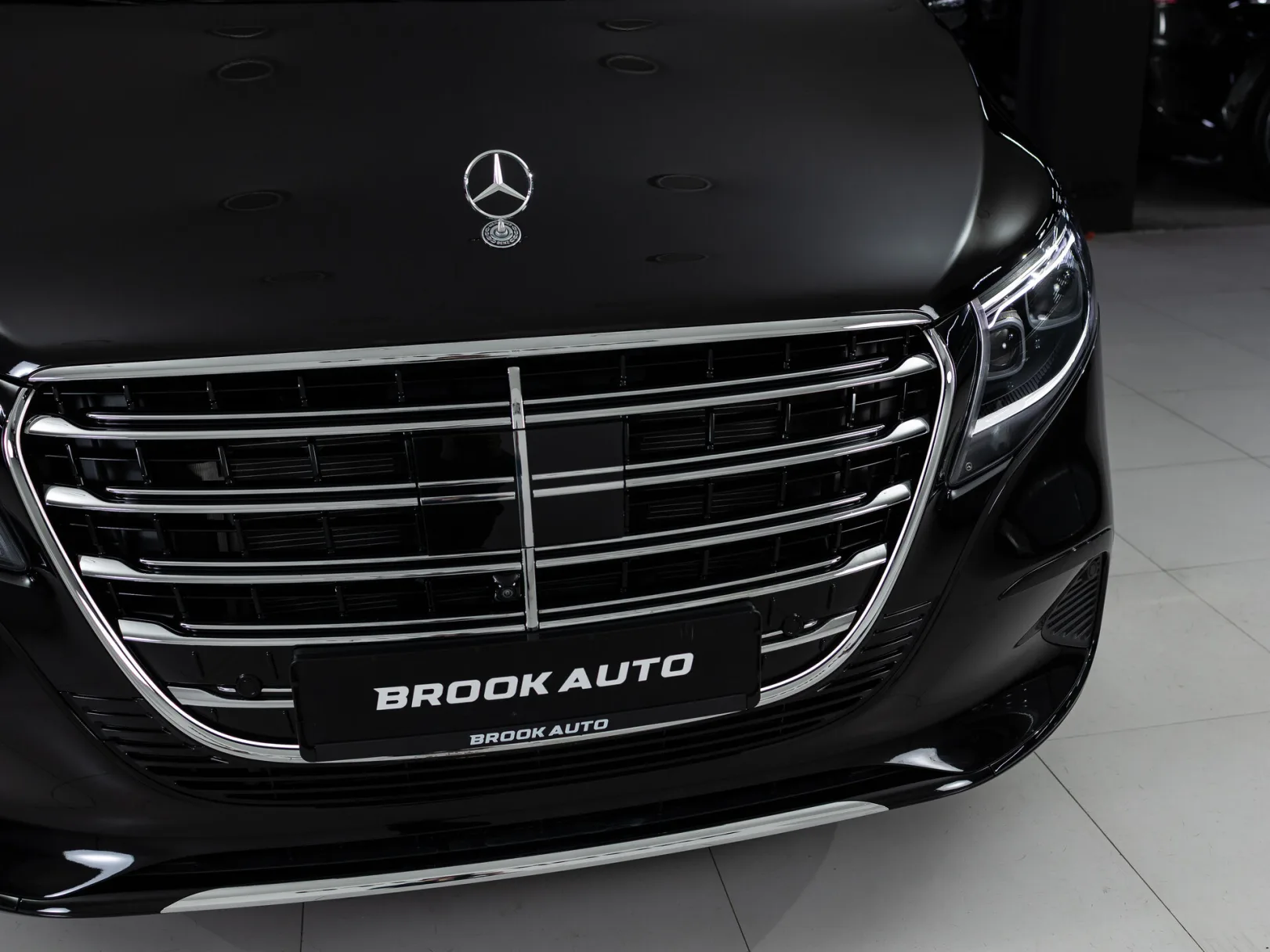 Mercedes-Benz V-Класс Exclusive III (W447) Рестайлинг 2, 2025 — экстерьер, фото 37