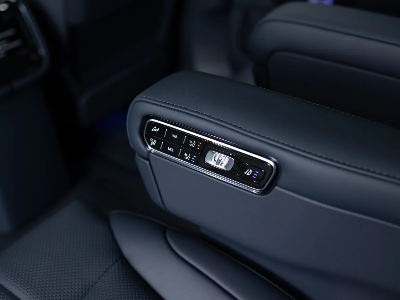 Zeekr 9X Max (6 seats) I, 2025 — экстерьер, фото 18