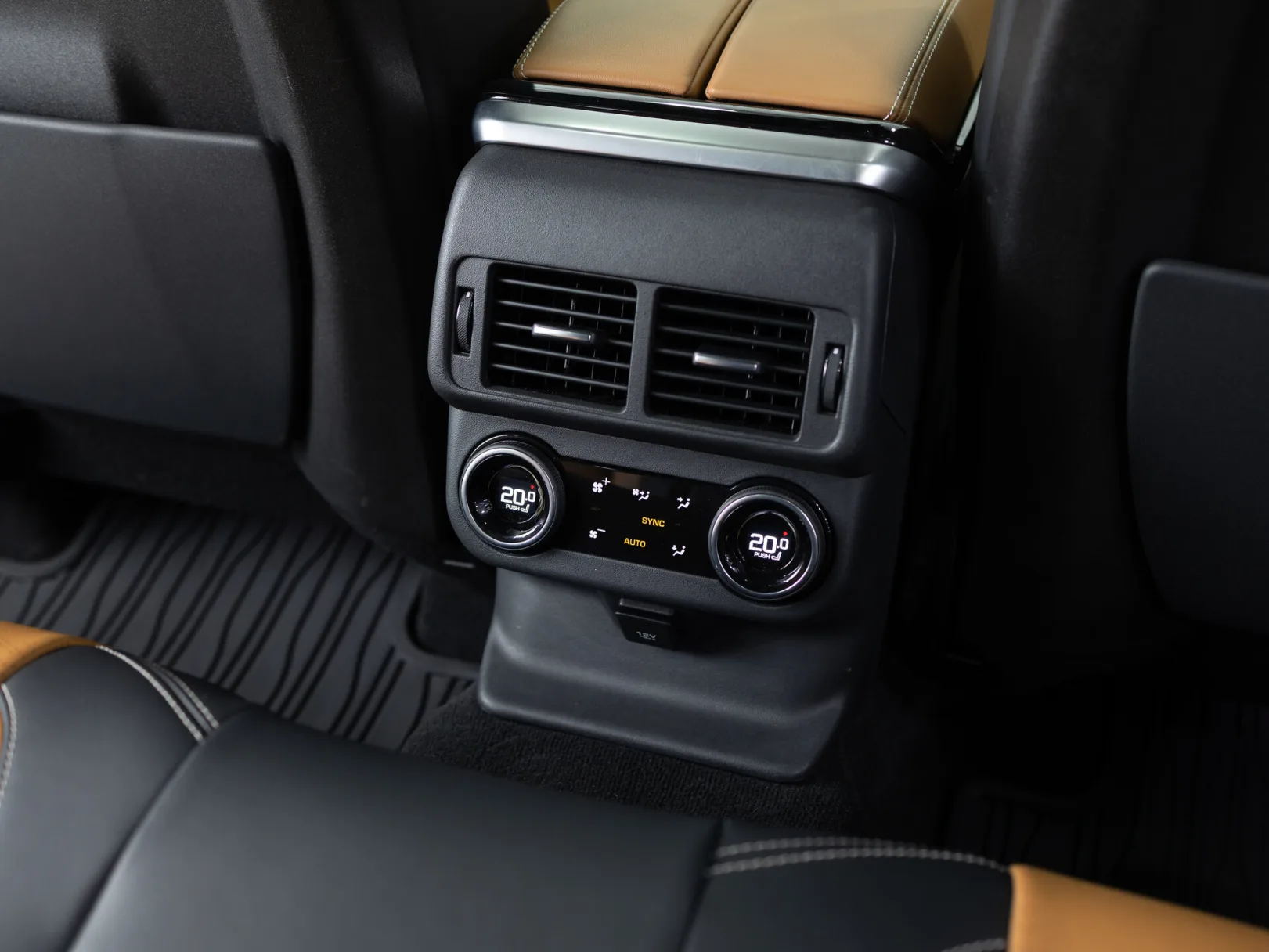 Land Rover Range Rover Velar R-Dynamic HSE I, 2018 — экстерьер, фото 33