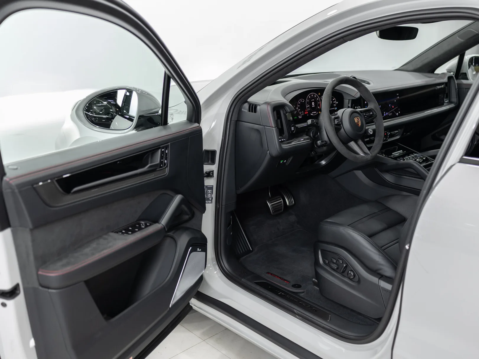 Porsche Cayenne GTS Coupé III Рестайлинг, 2026 — экстерьер, фото 7