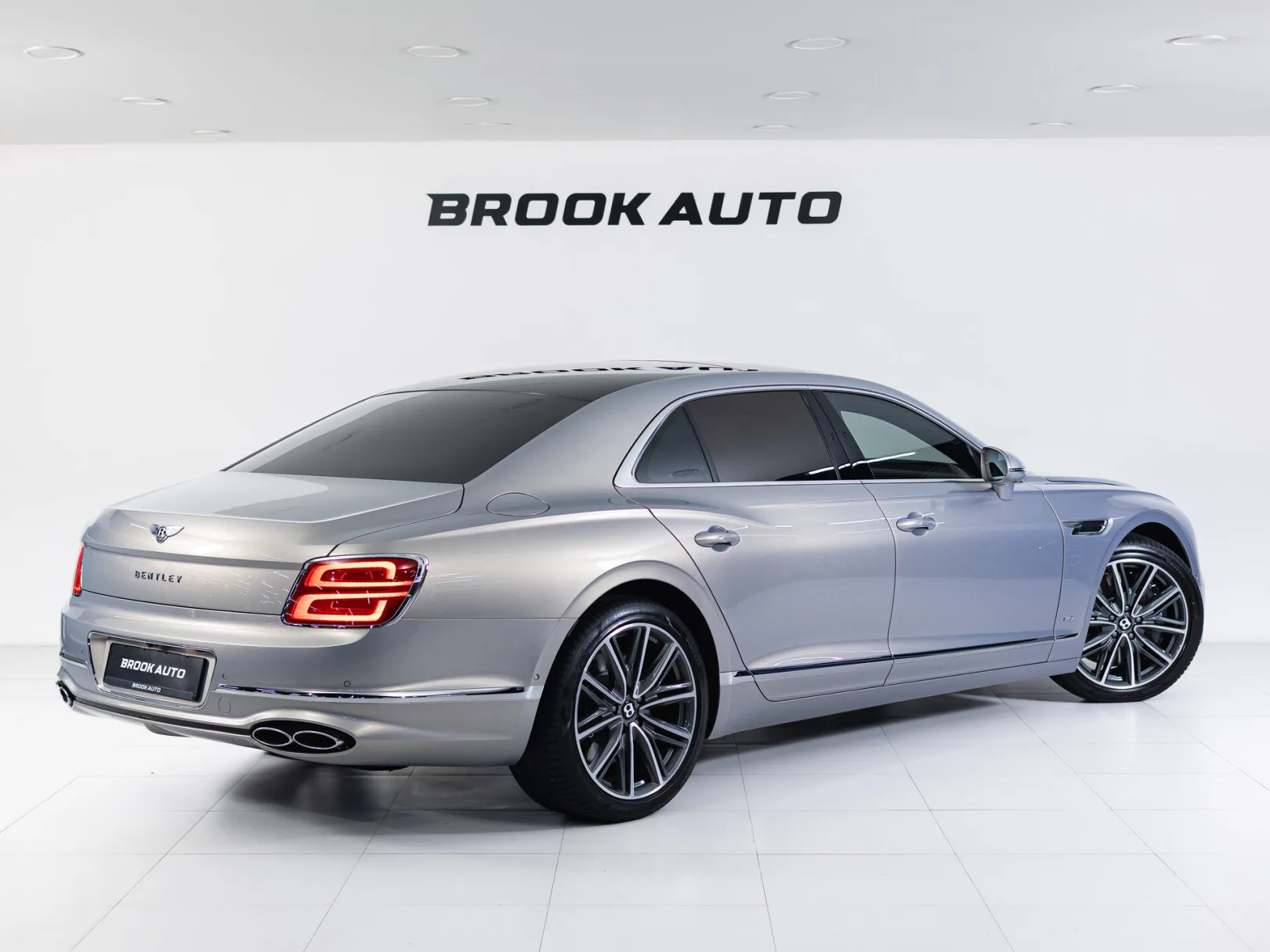 Bentley Flying Spur Individual III, 2022 — экстерьер, фото 4