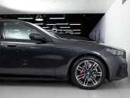 BMW 5 серии 520d xDrive Touring VIII (G60/G61/G68), 2024 — экстерьер, фото 33