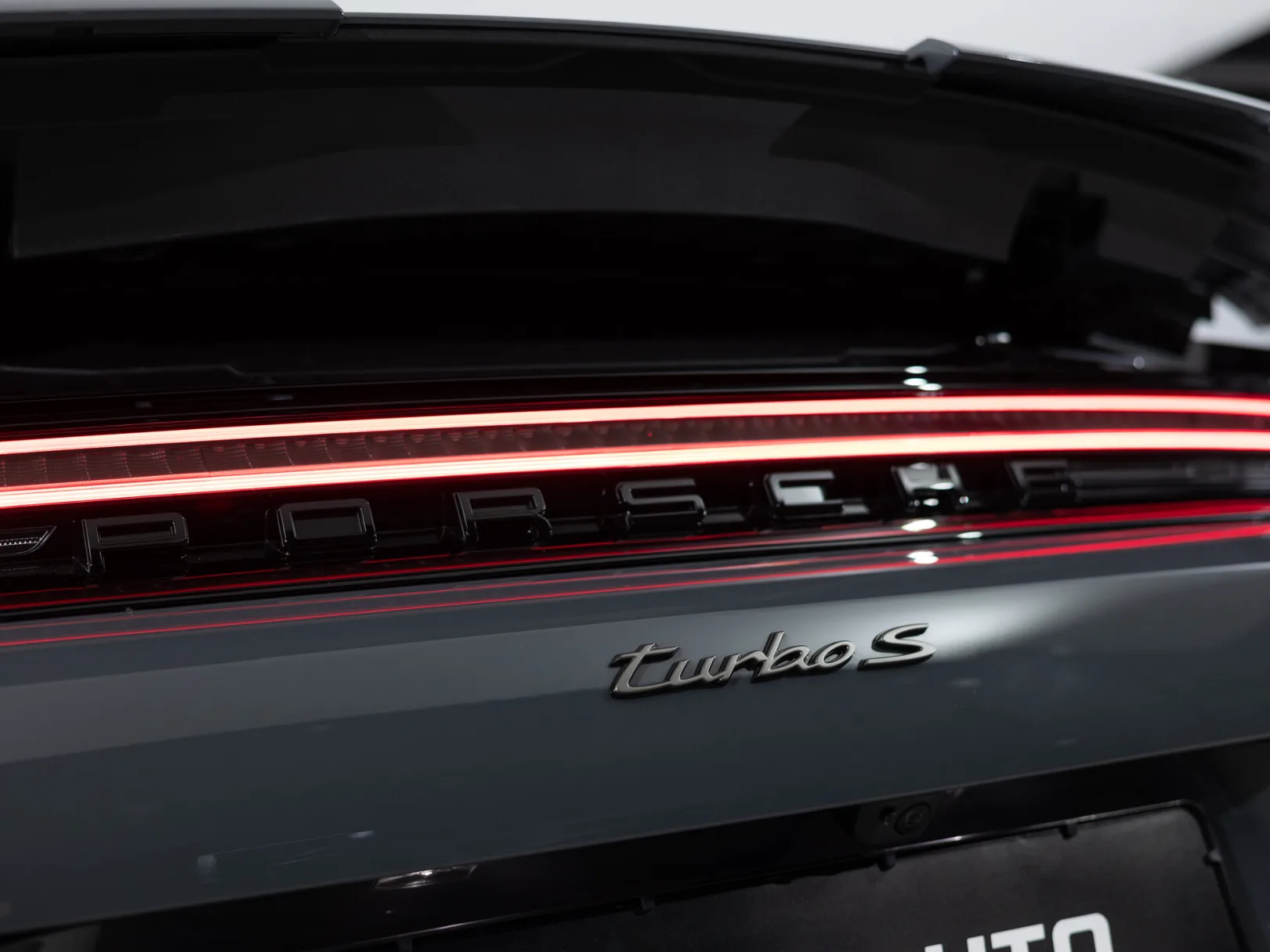 Porsche Panamera Turbo S E-Hybrid III, 2026 — экстерьер, фото 37